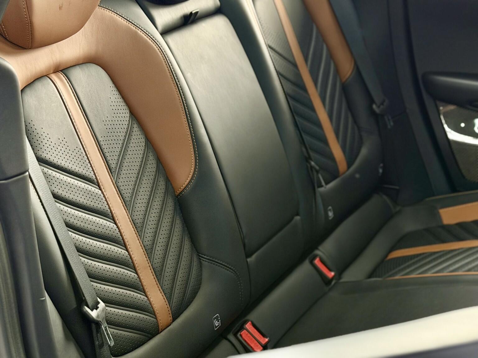 Aston Martin DBX view 69