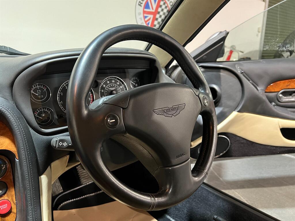 Aston Martin DB7 view 7