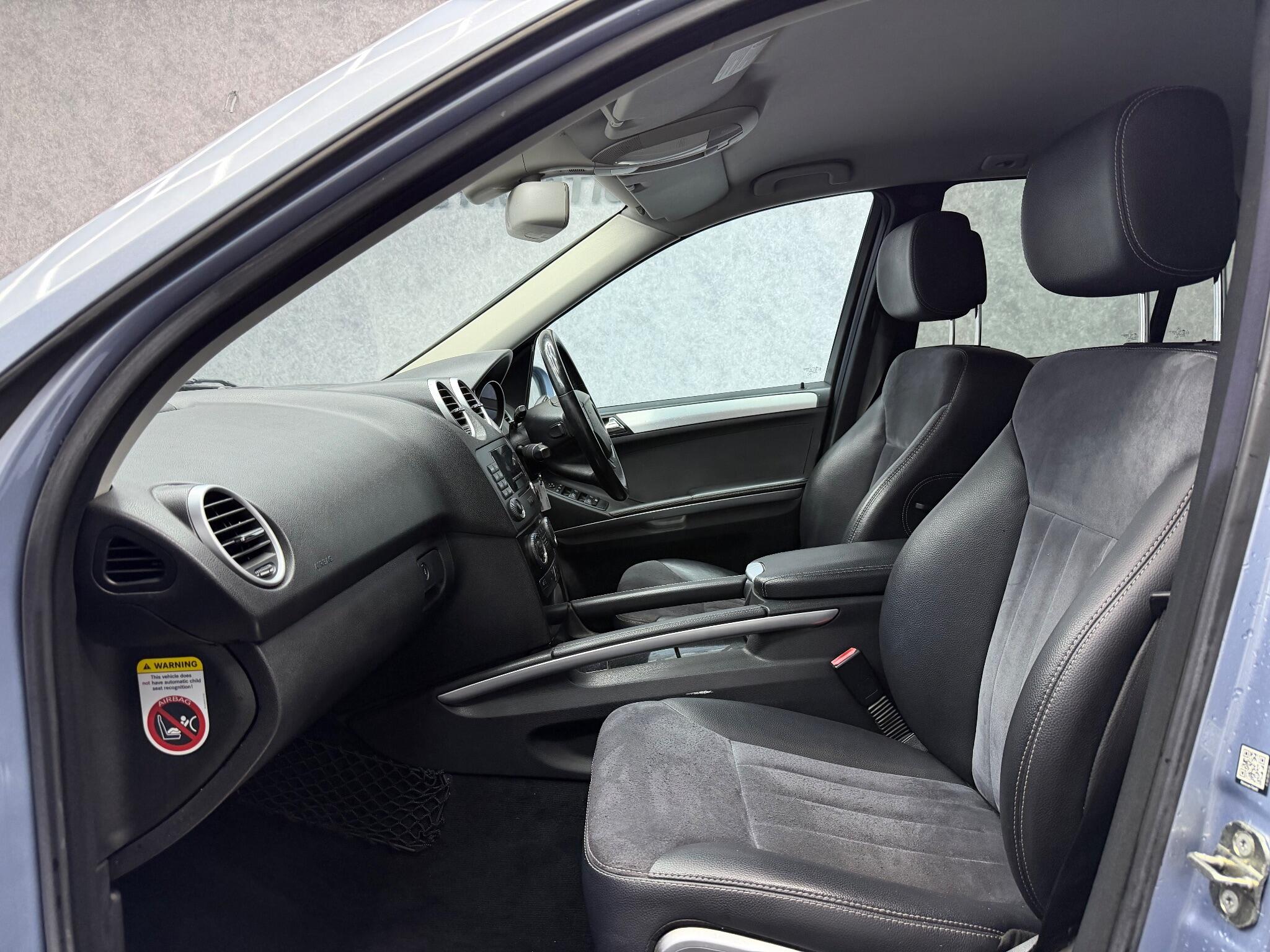 Mercedes-Benz M-Class view 3