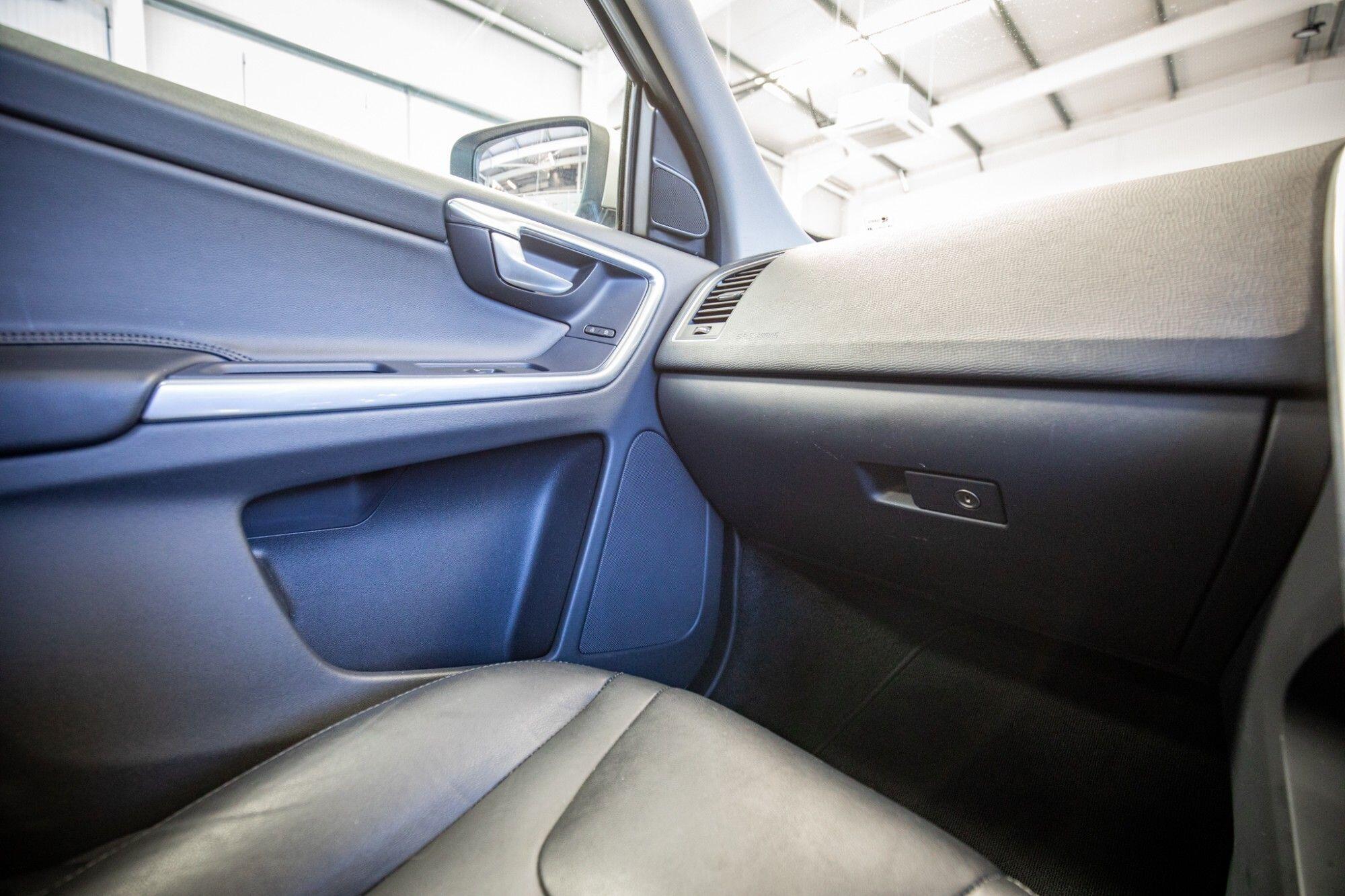 Volvo XC60 view 26