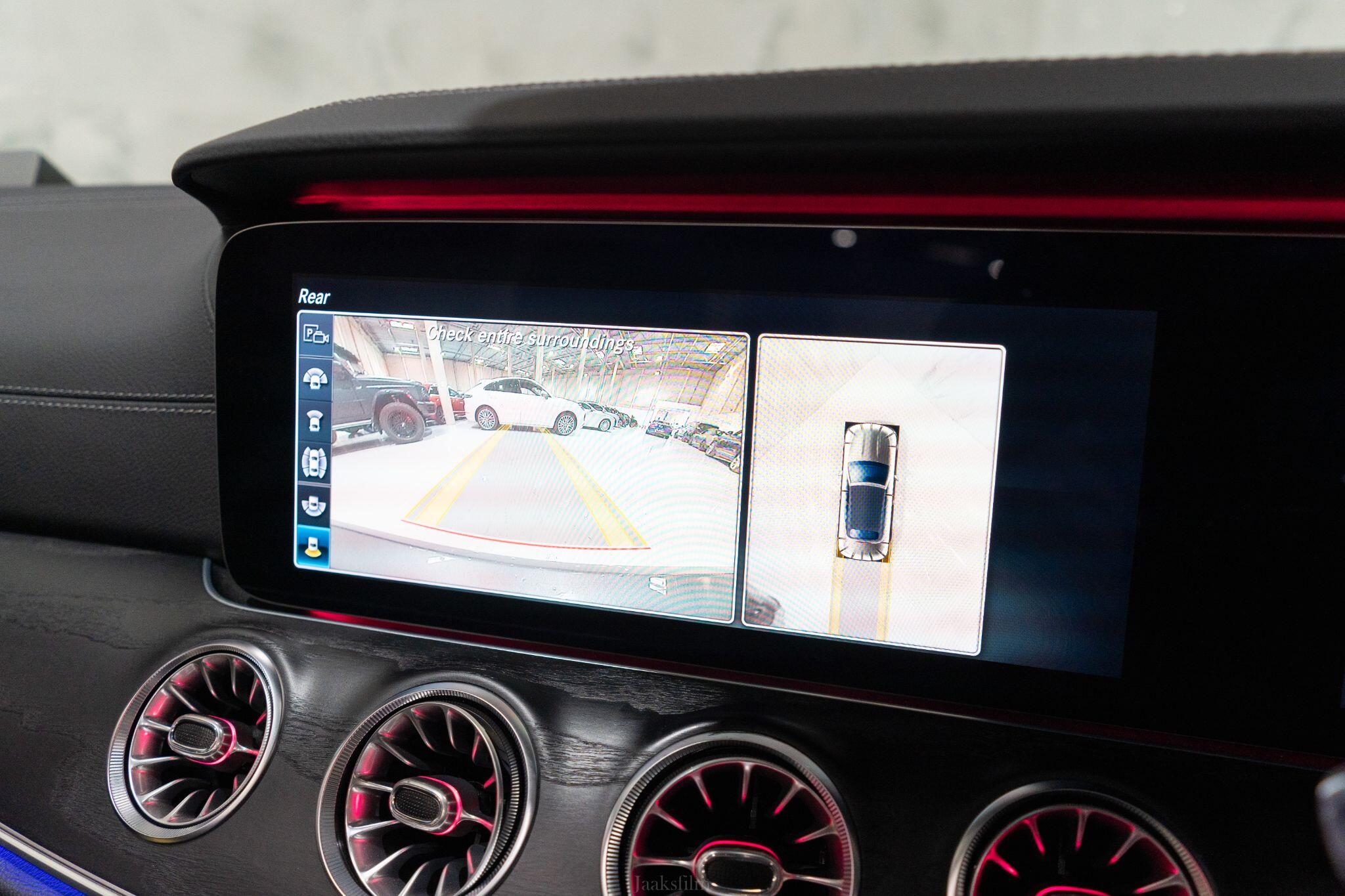 Mercedes-Benz E-Class view 21