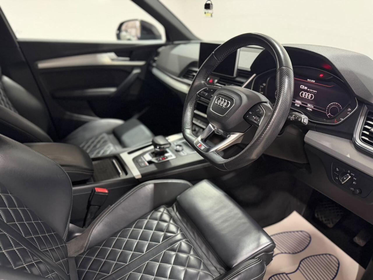 Audi Q5 view 6
