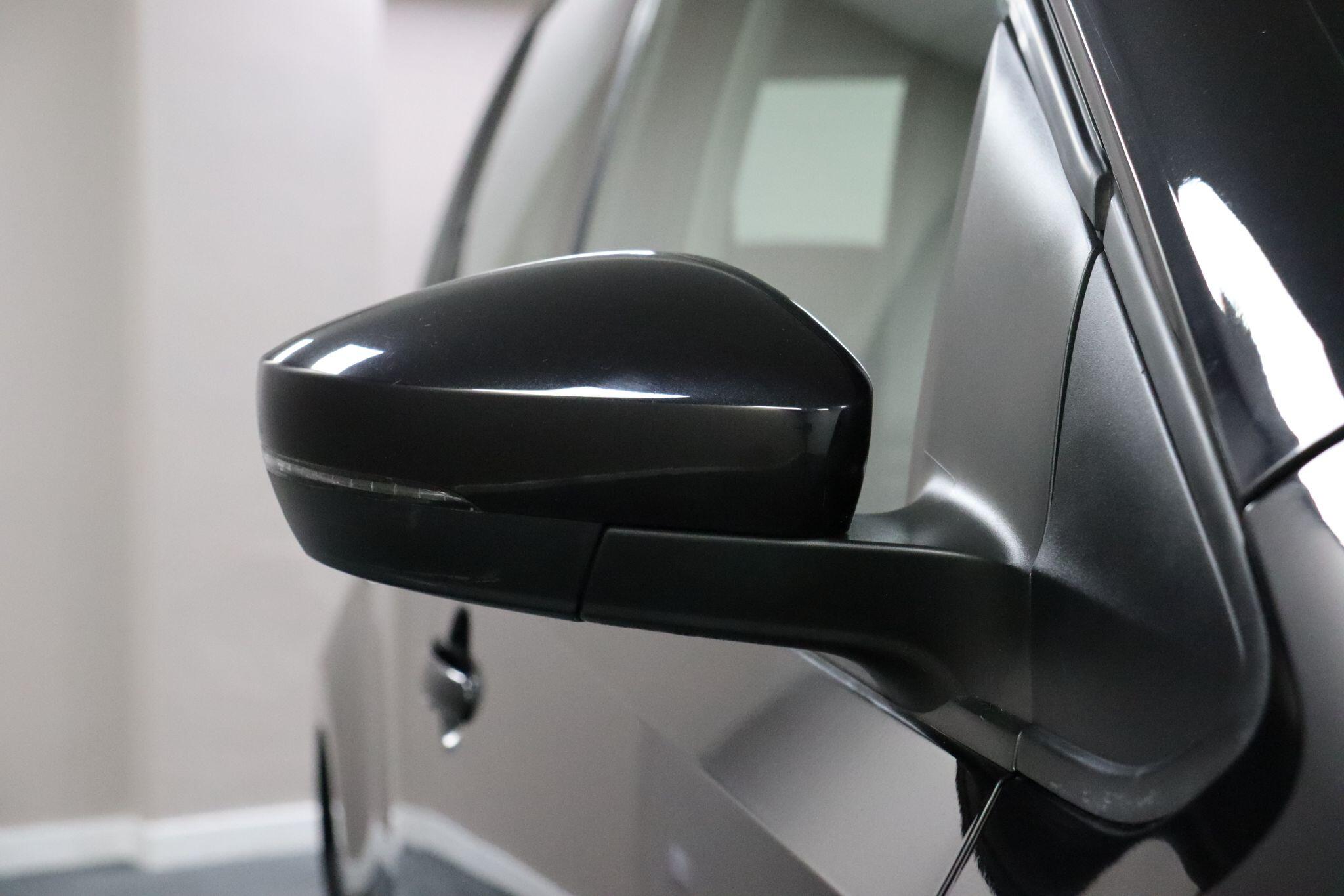 Volkswagen Up! view 33