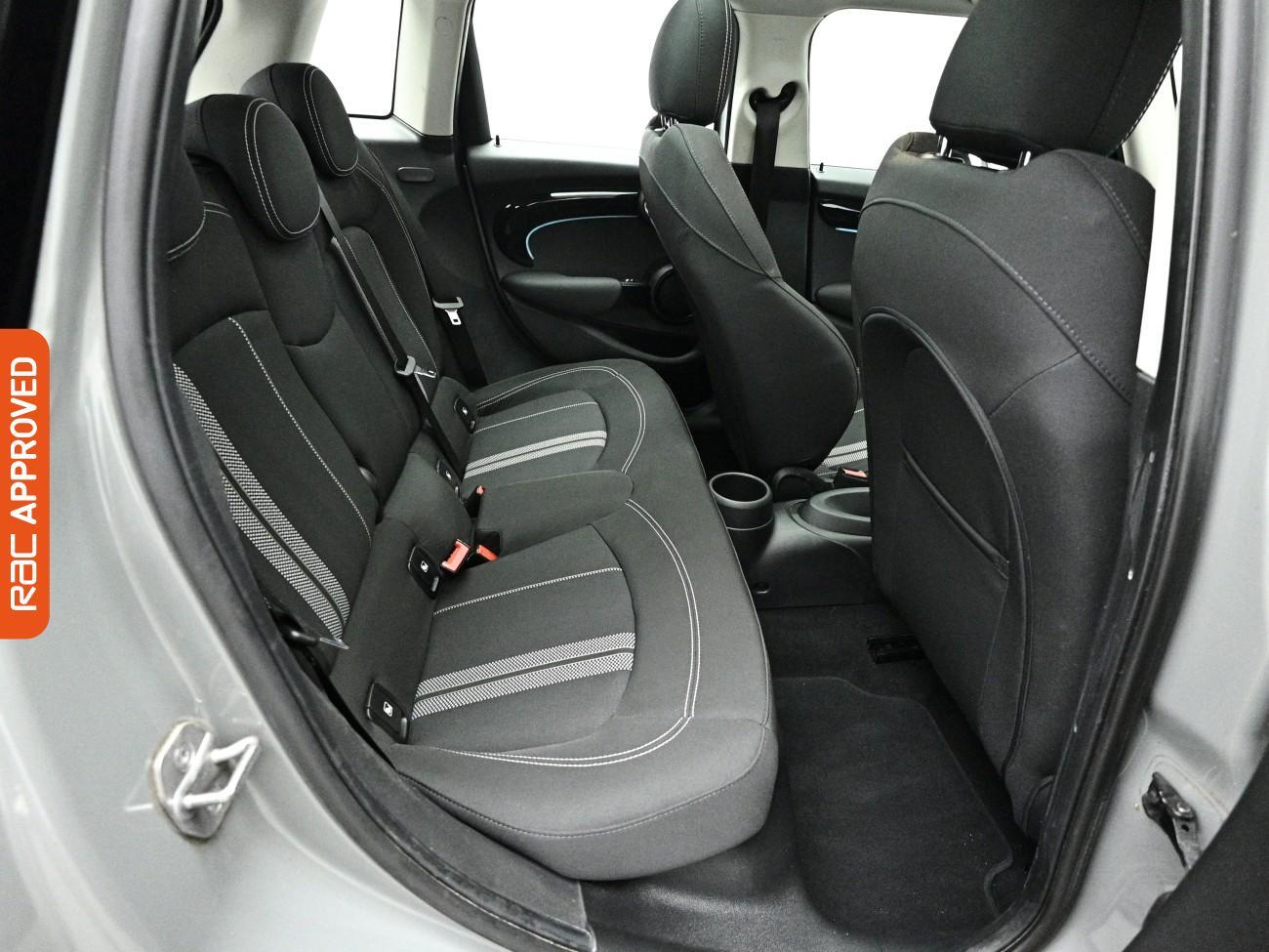 Mini Hatch view 13