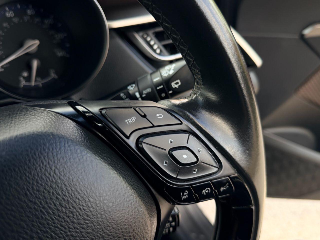 Toyota C-HR view 29