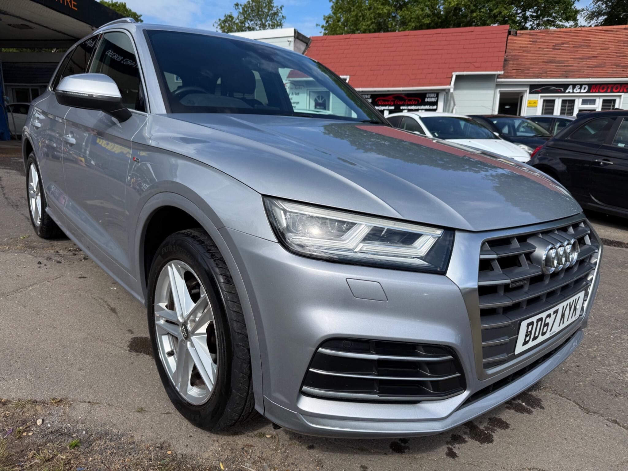 Audi Q5 main image