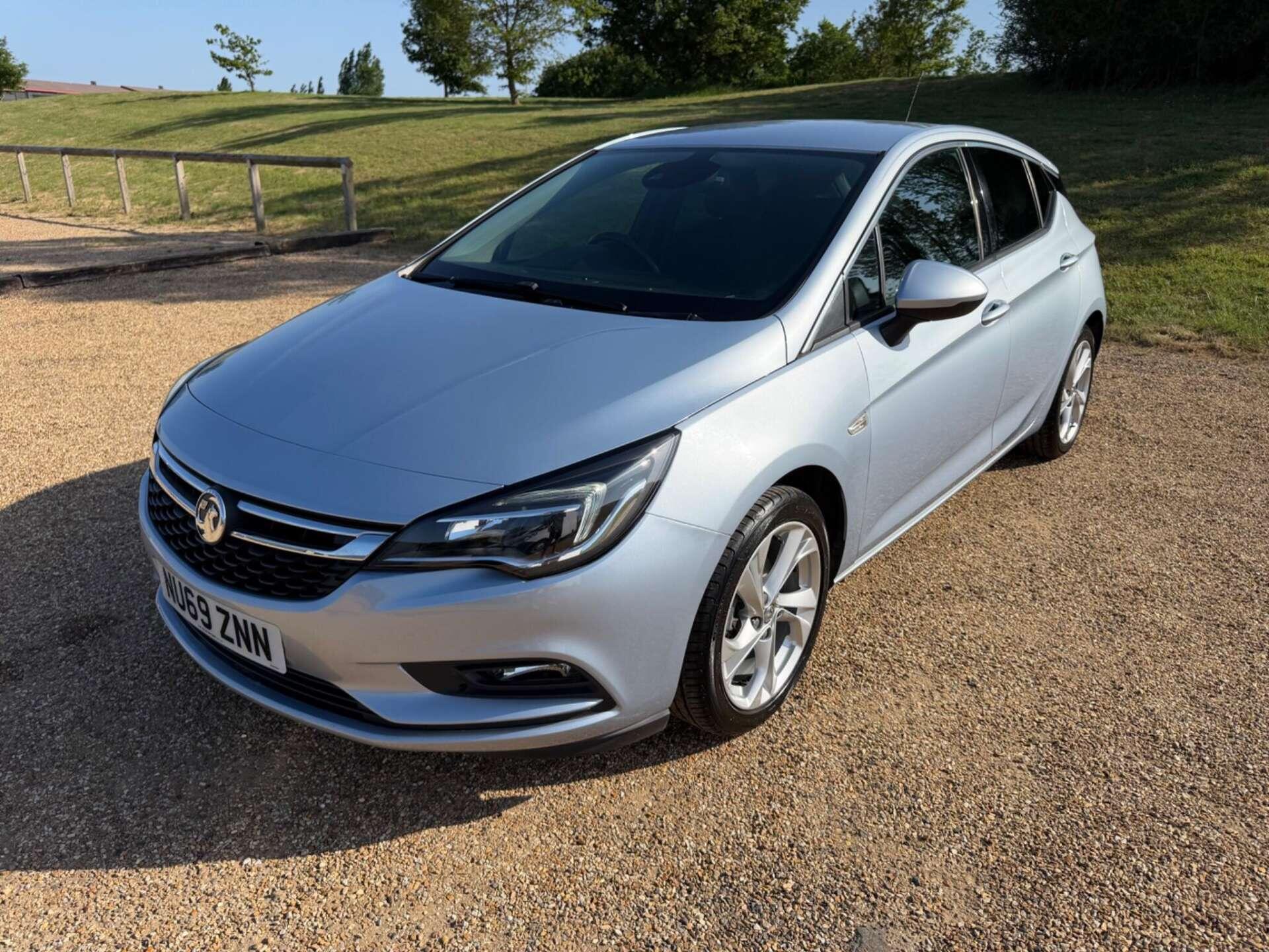 Vauxhall Astra view 3