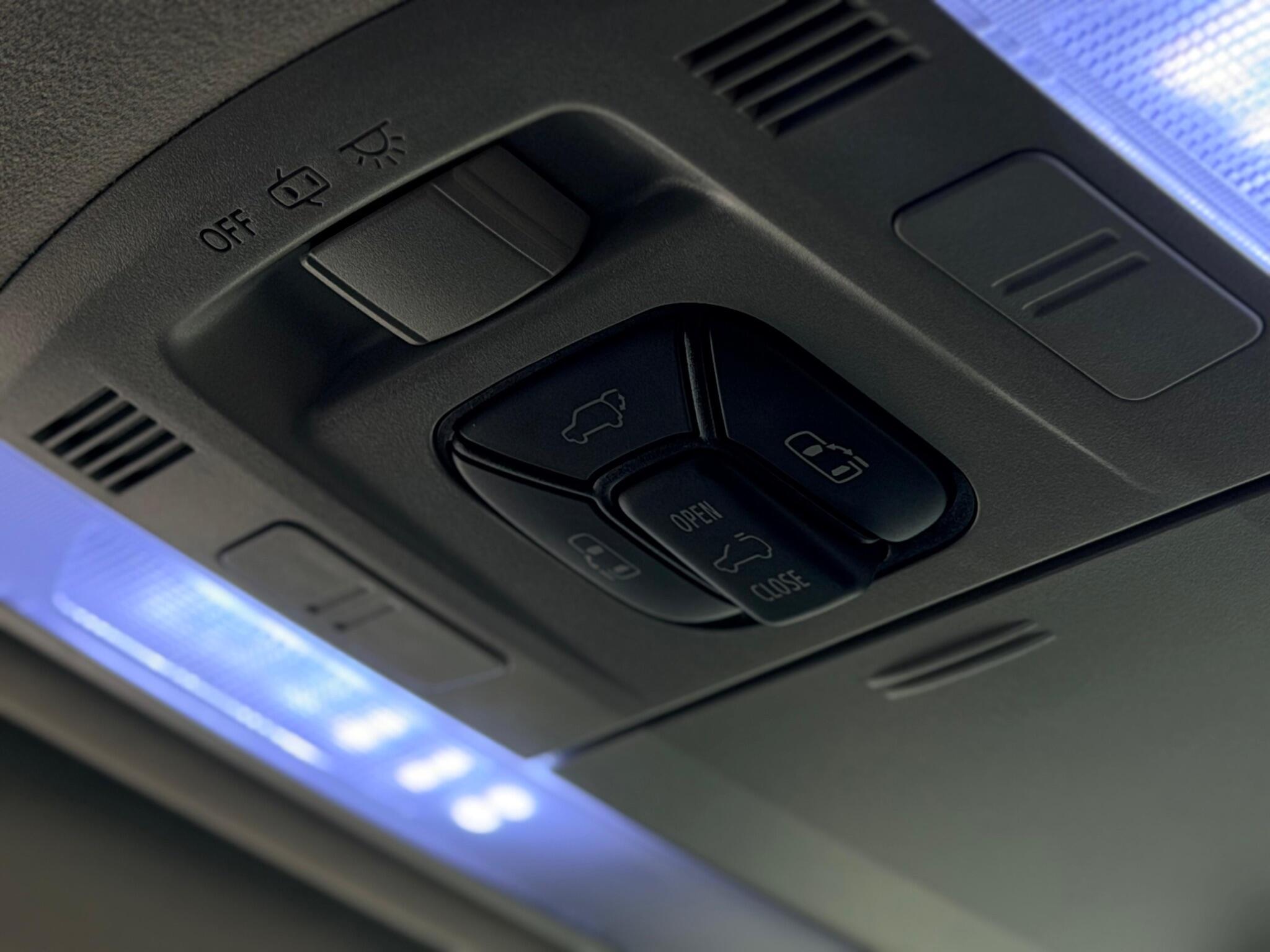 Toyota Vellfire view 16