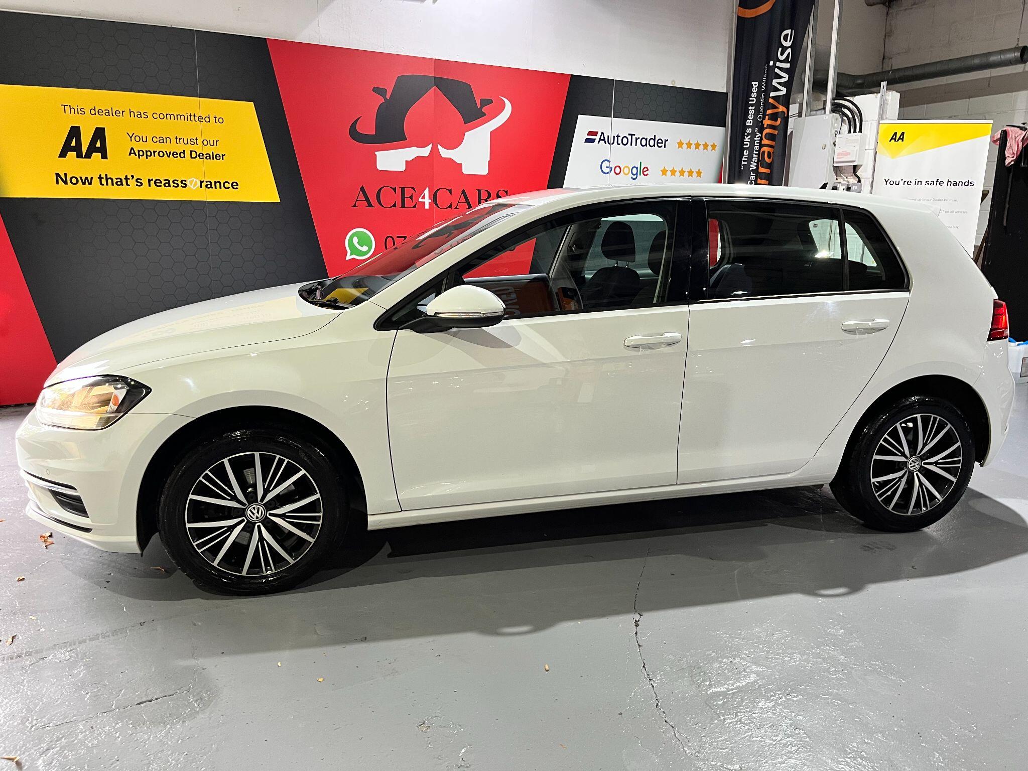 Volkswagen Golf view 82