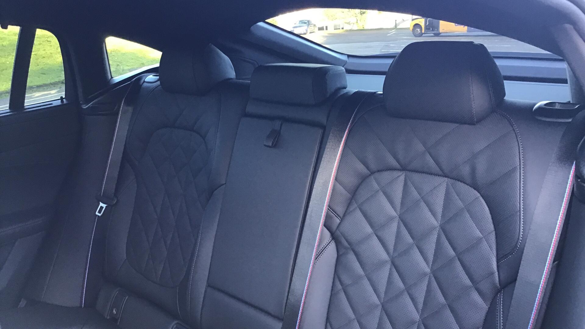 BMW X6 view 12