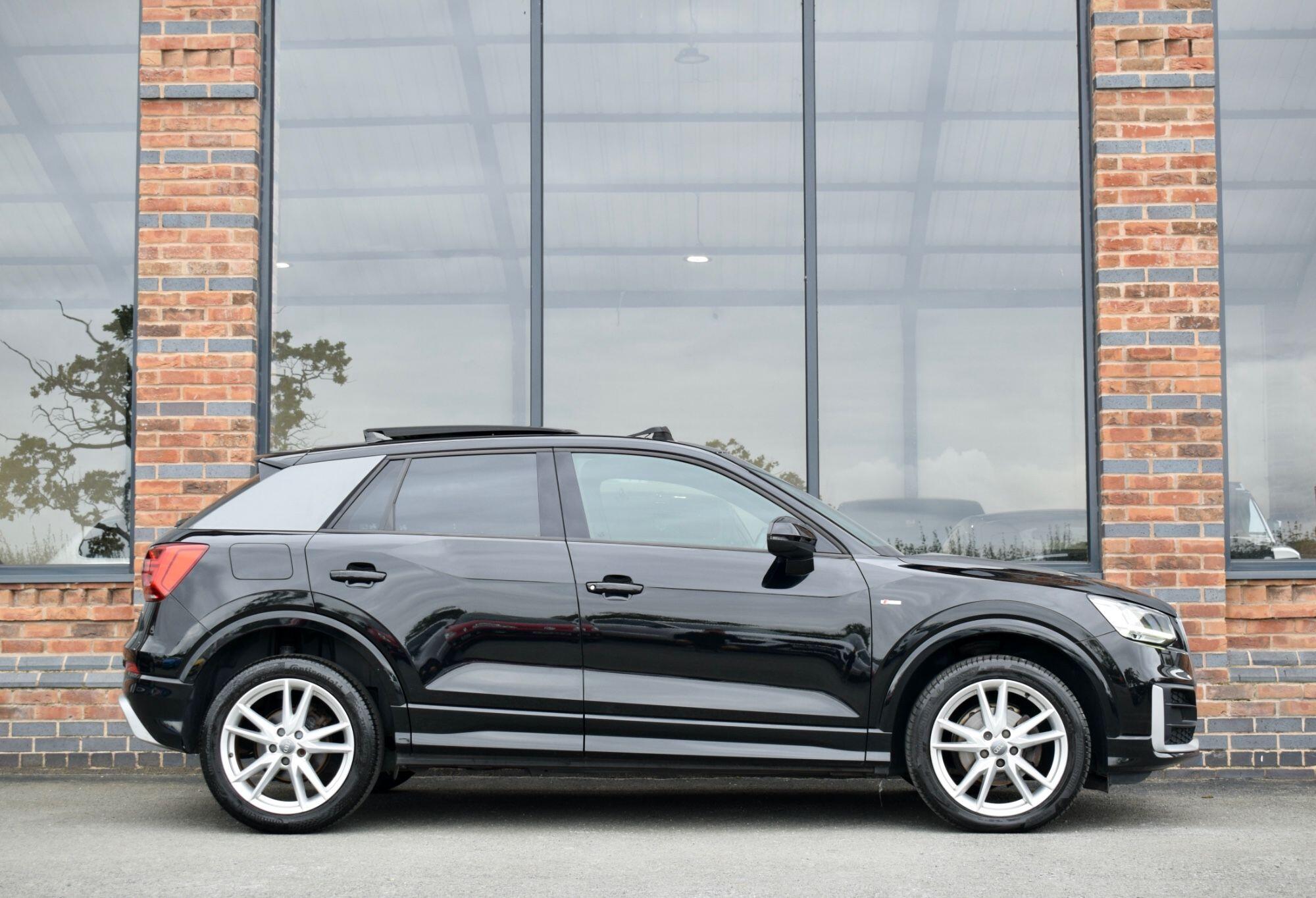 Audi Q2 view 9