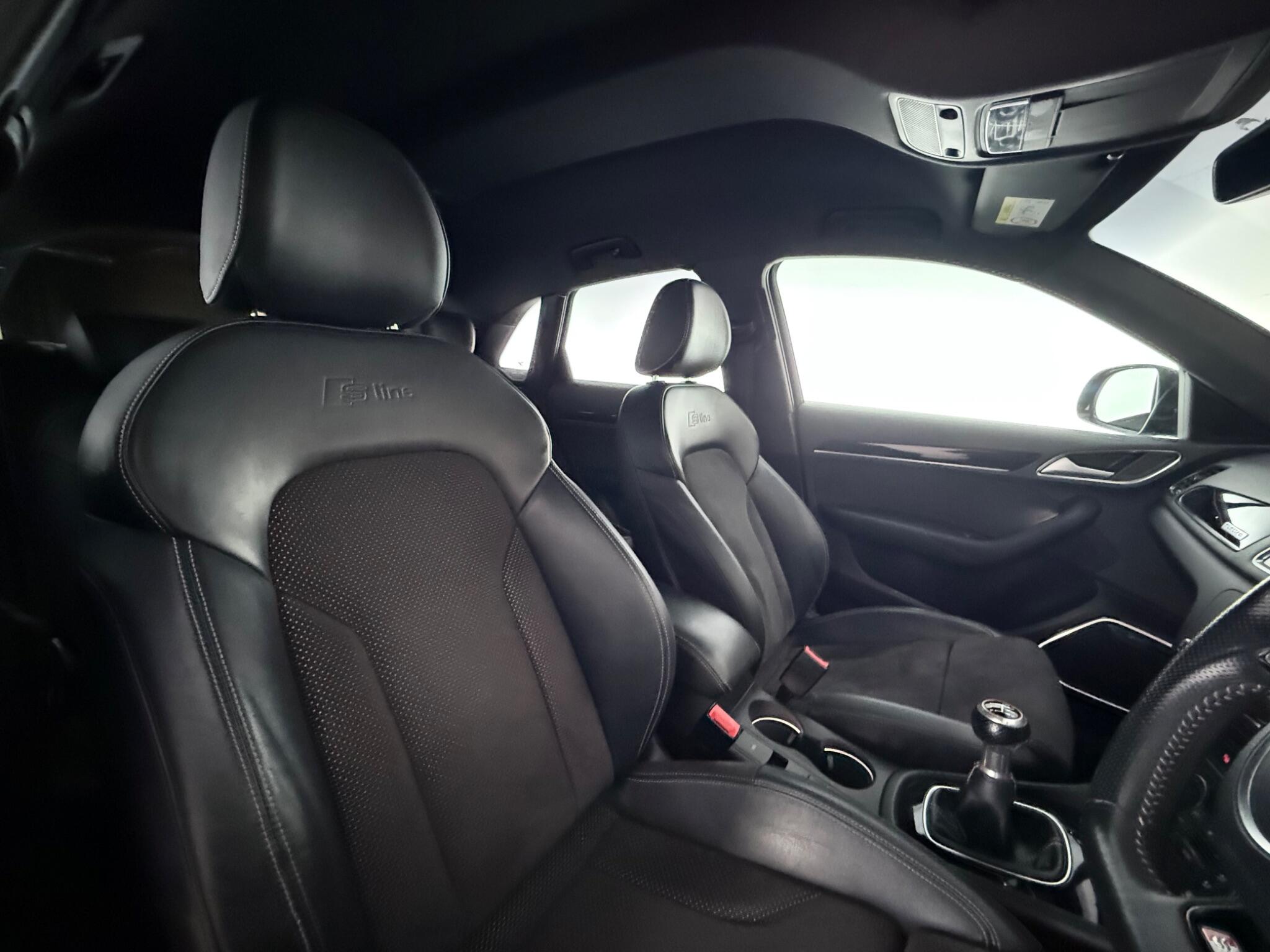 Audi Q3 view 33