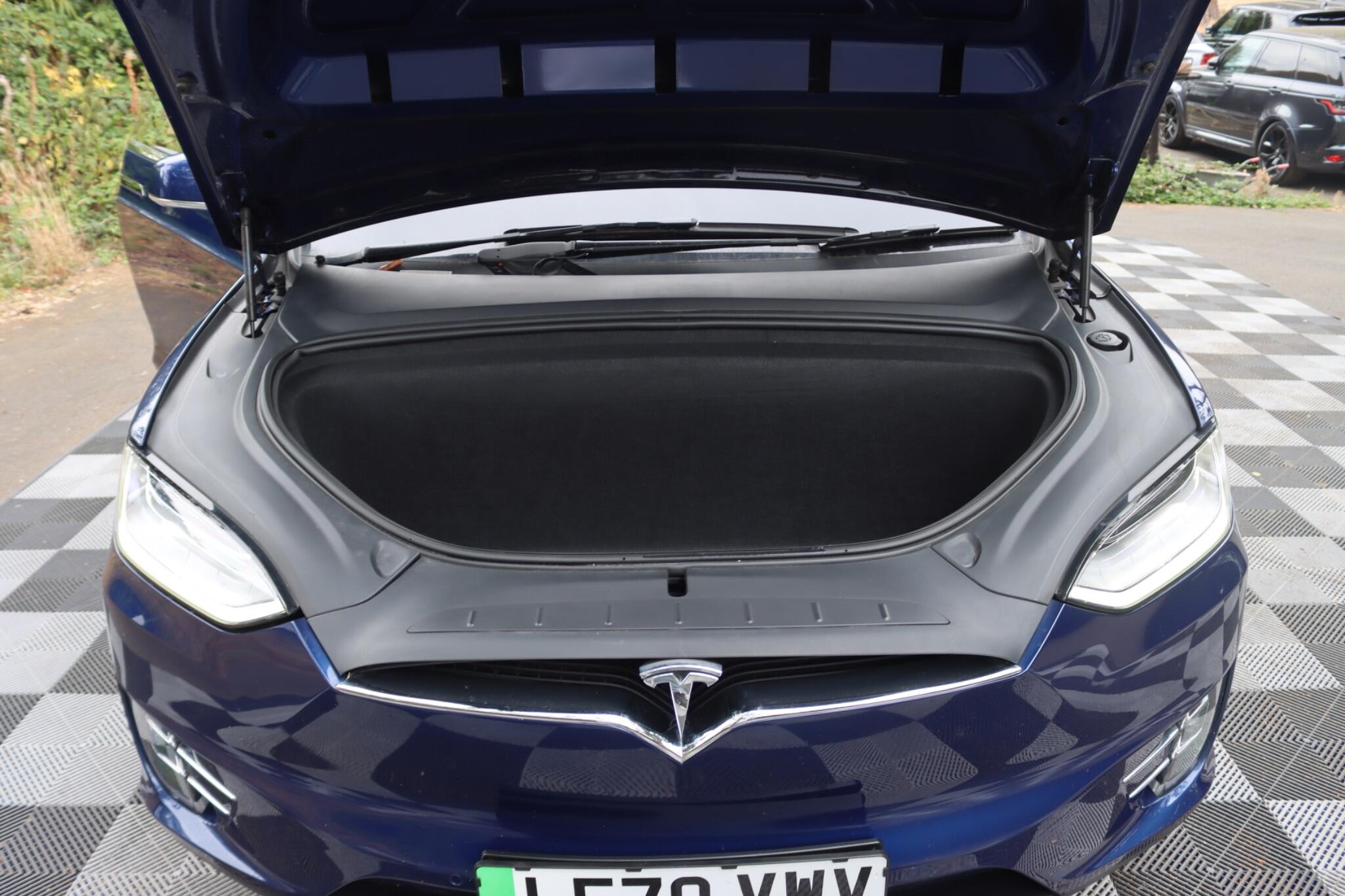 Tesla Model X view 70