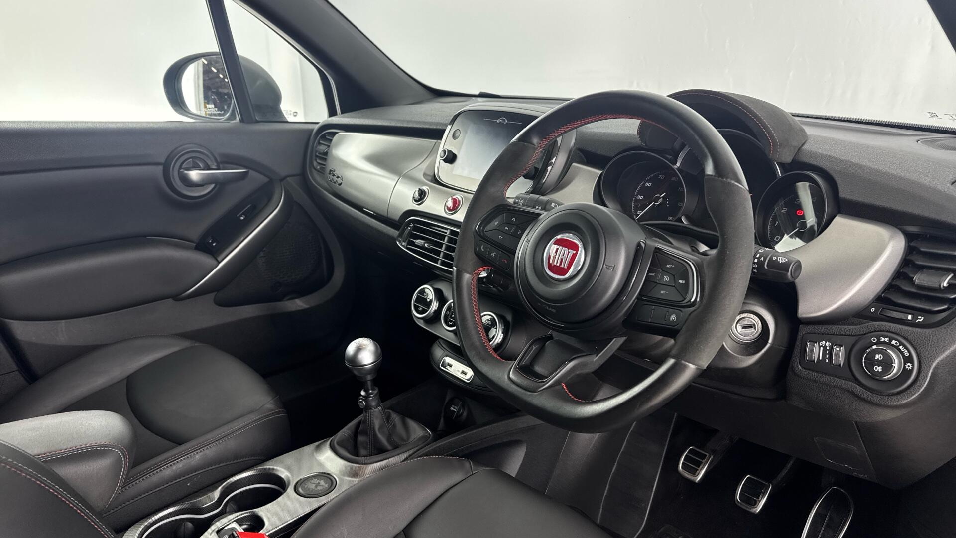 Fiat 500X view 9