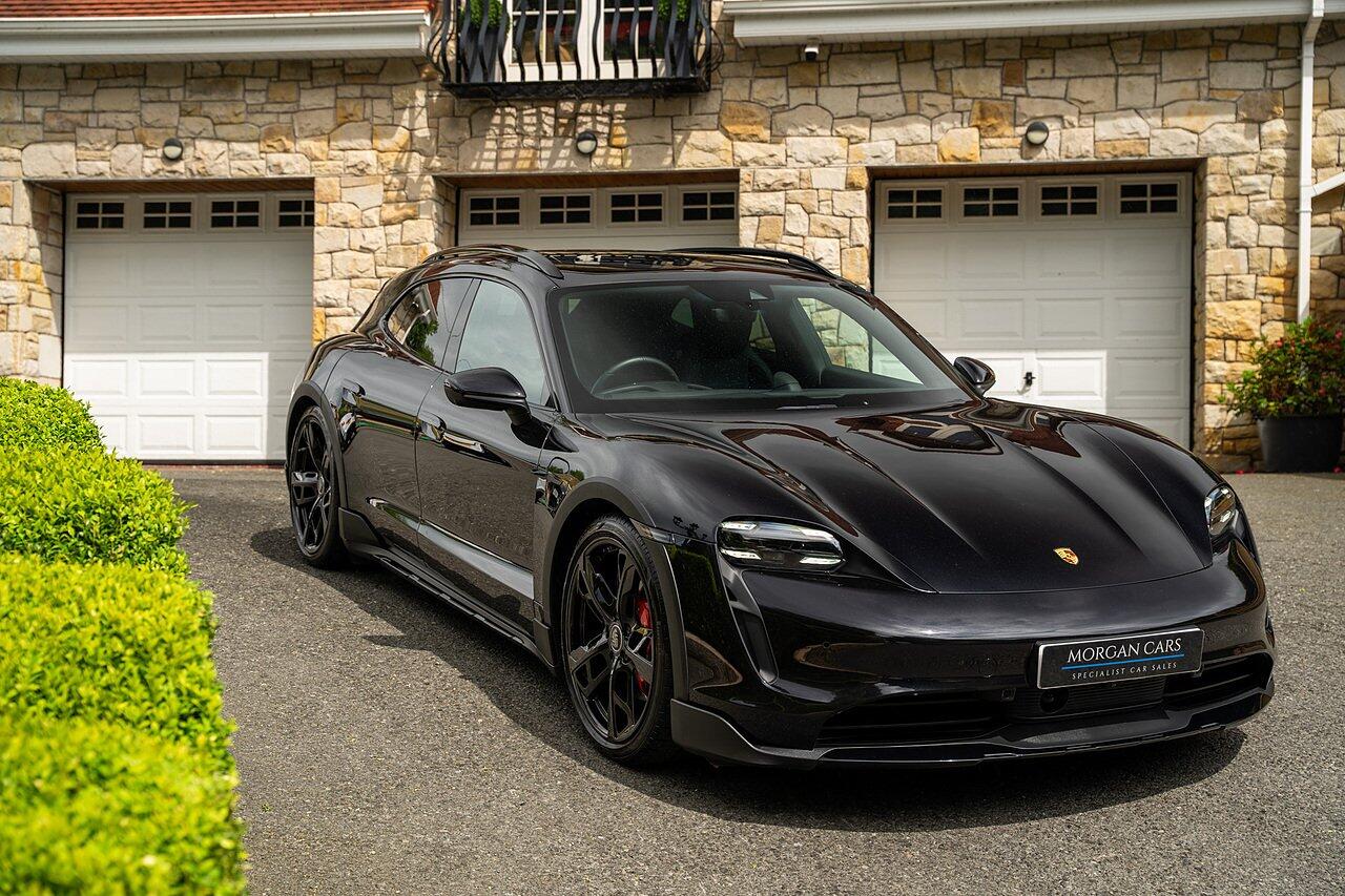 Porsche Taycan view 81