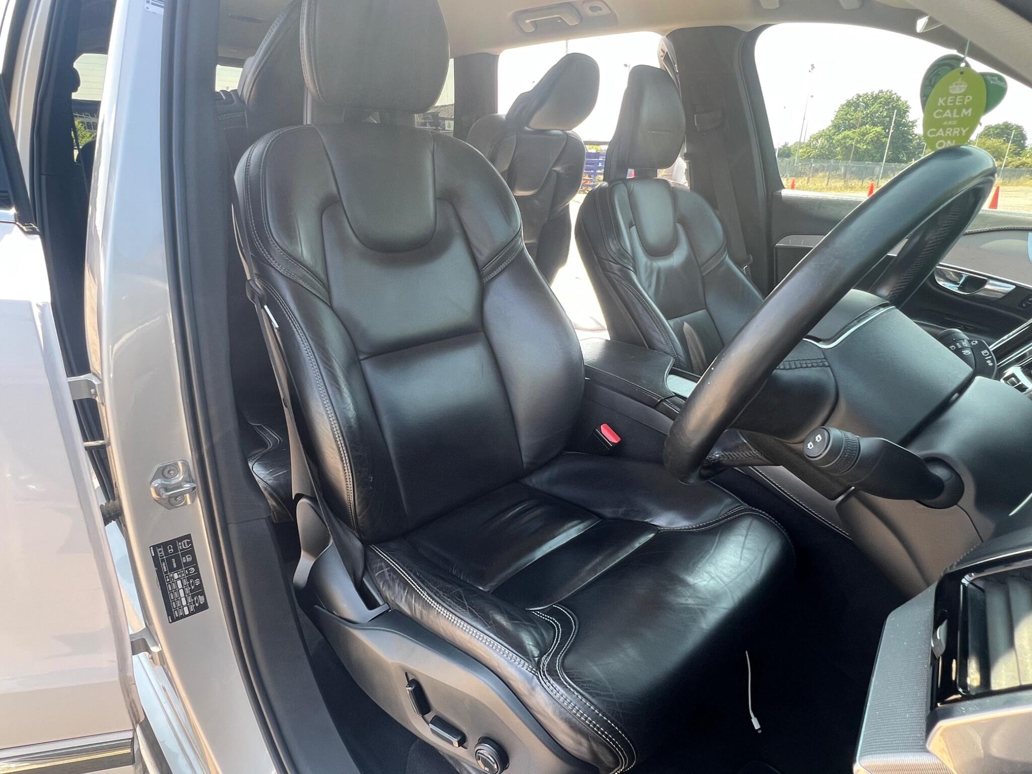 Volvo XC90 view 19