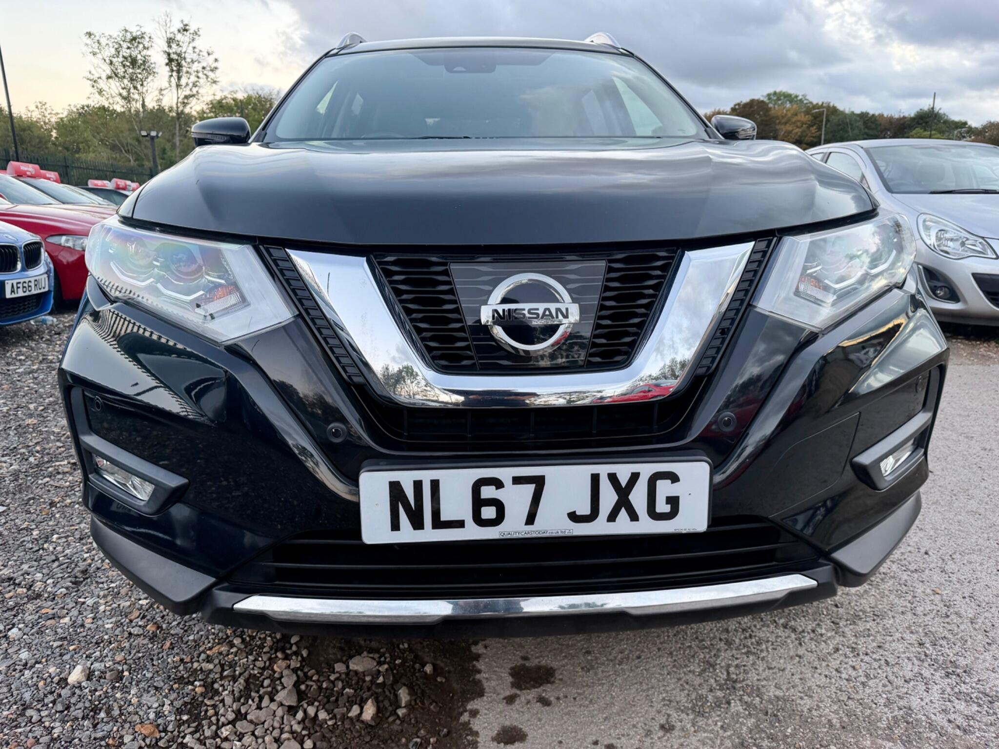 Nissan X-Trail view 6