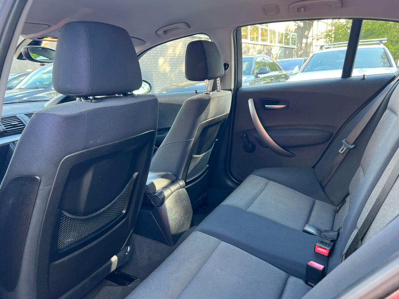 BMW 1 Series view 21