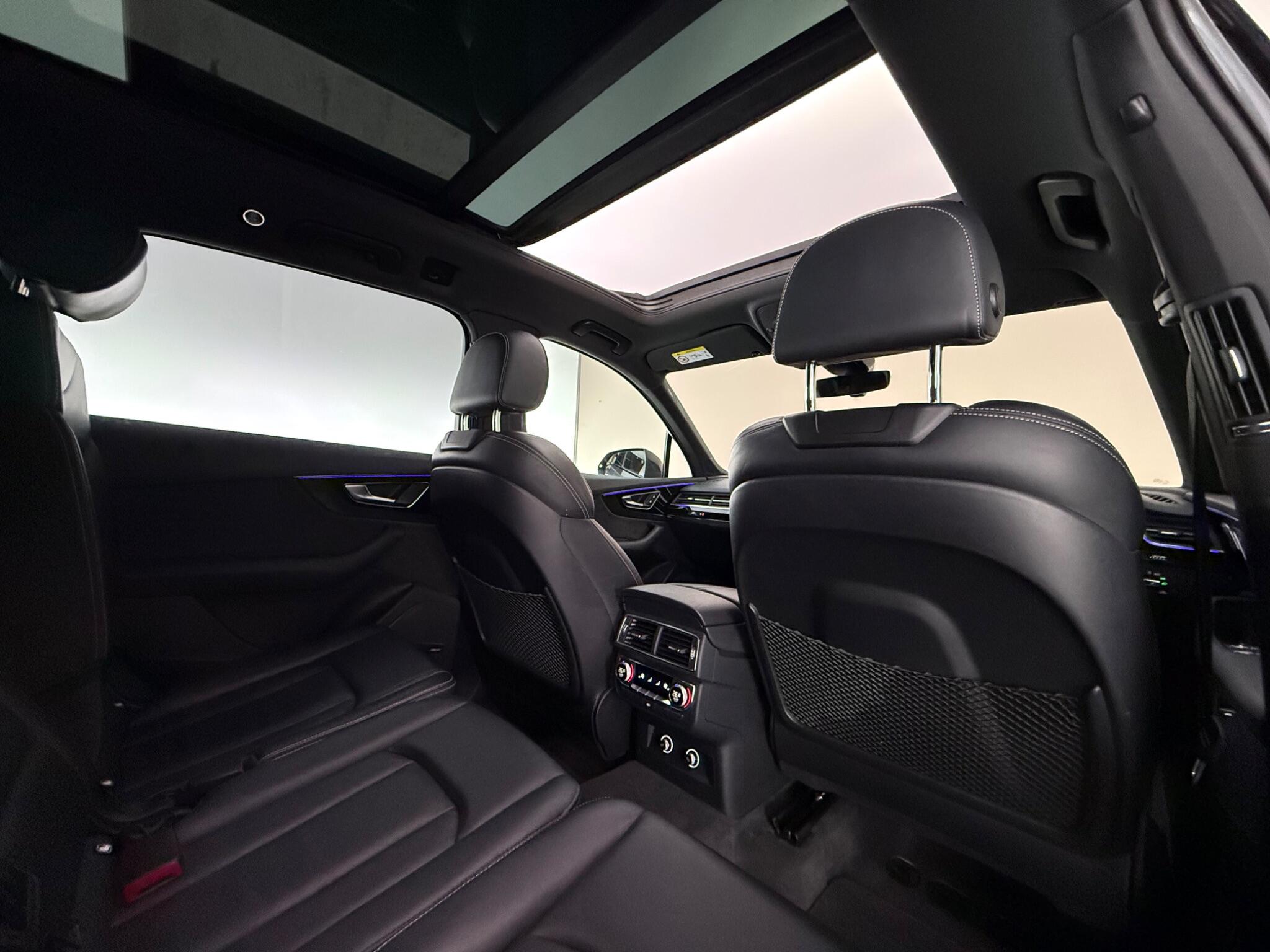 Audi Q7 view 36