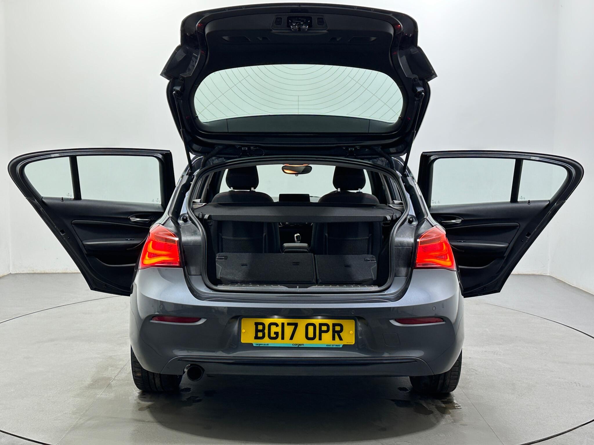 BMW 1 Series view 44