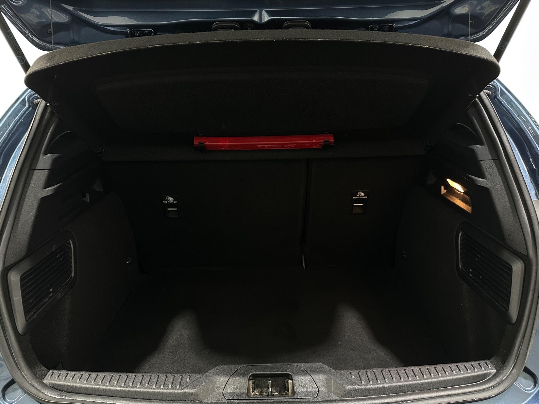 Ford Focus view 48