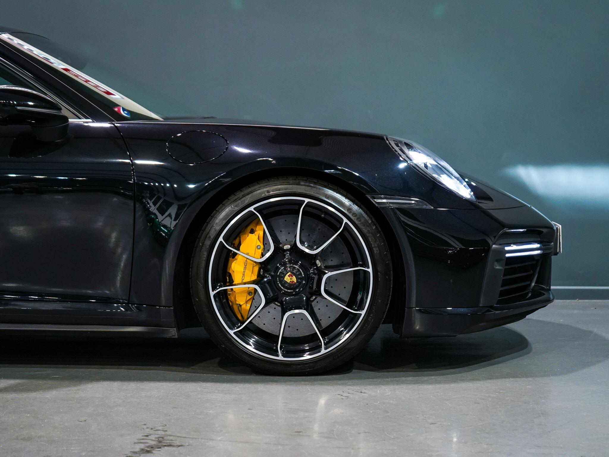 Porsche 911 view 27