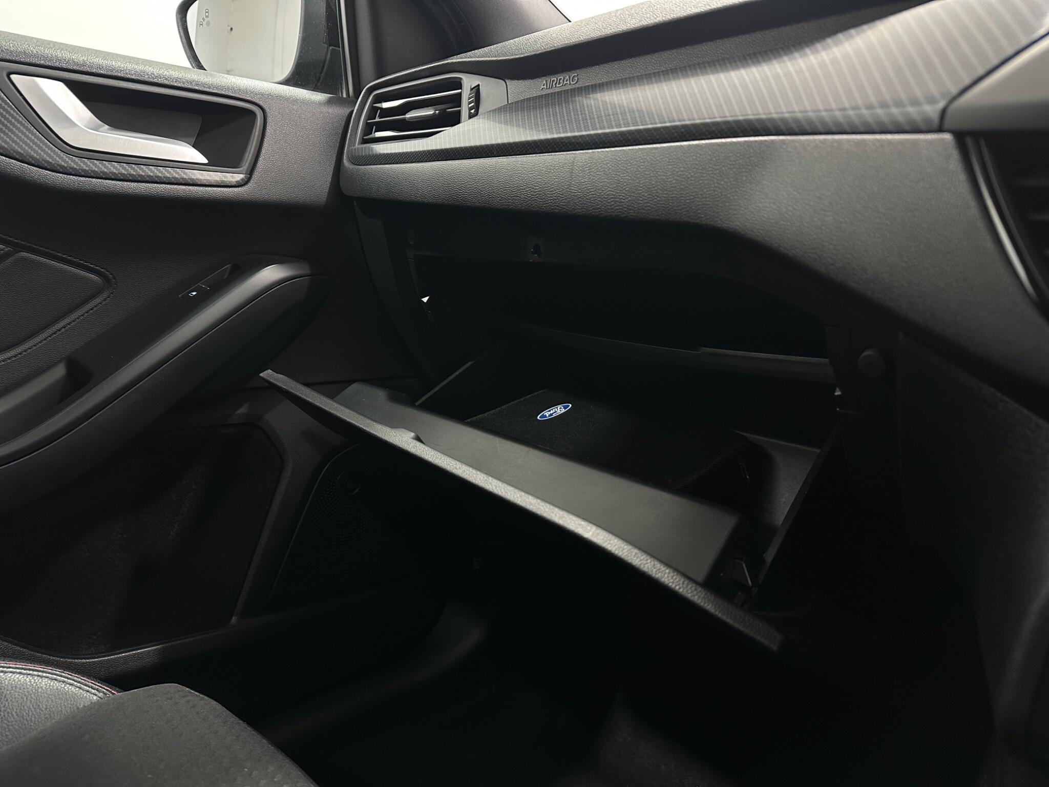 Ford Focus view 26