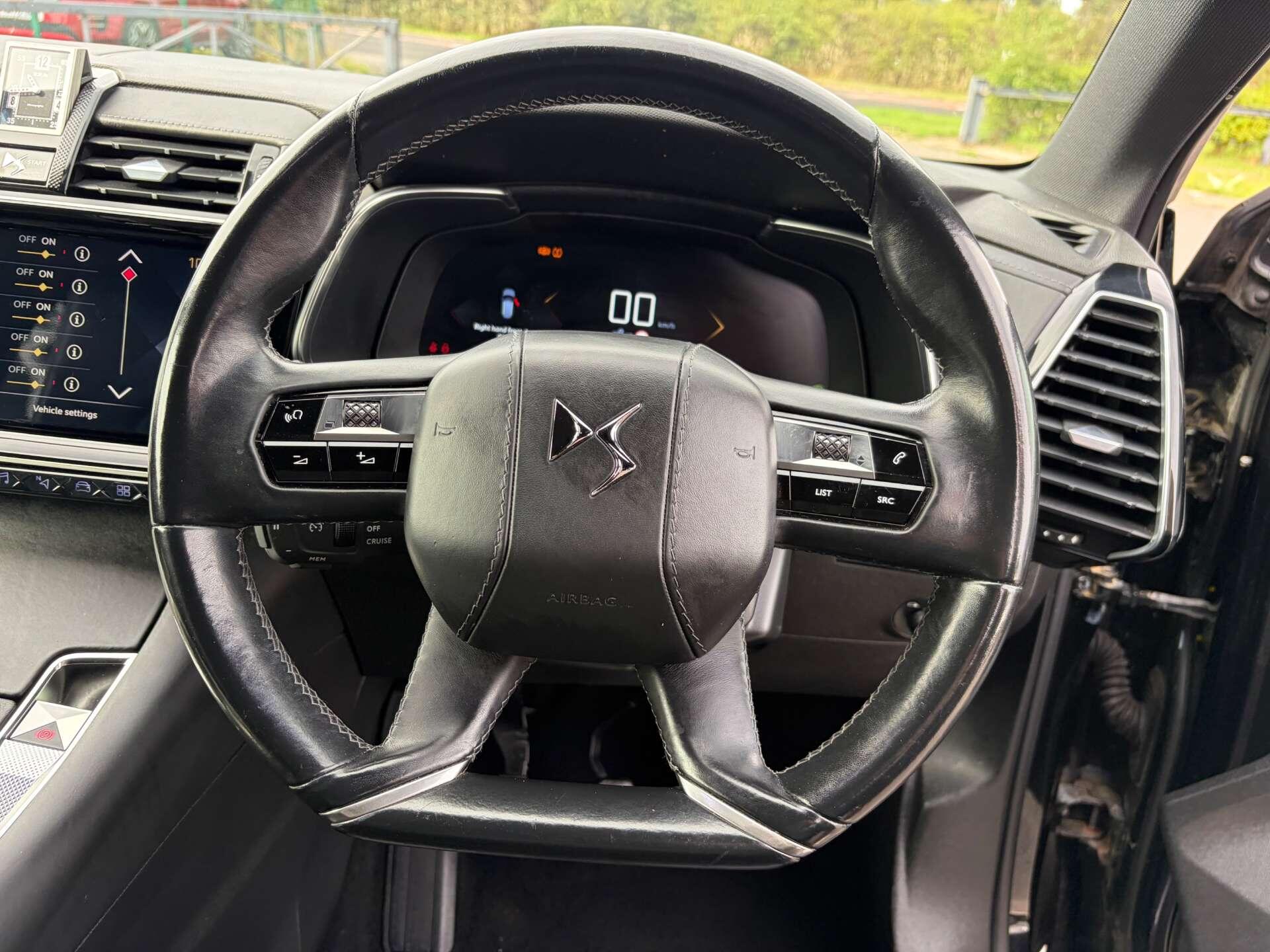 DS Automobiles DS 7 Crossback view 32