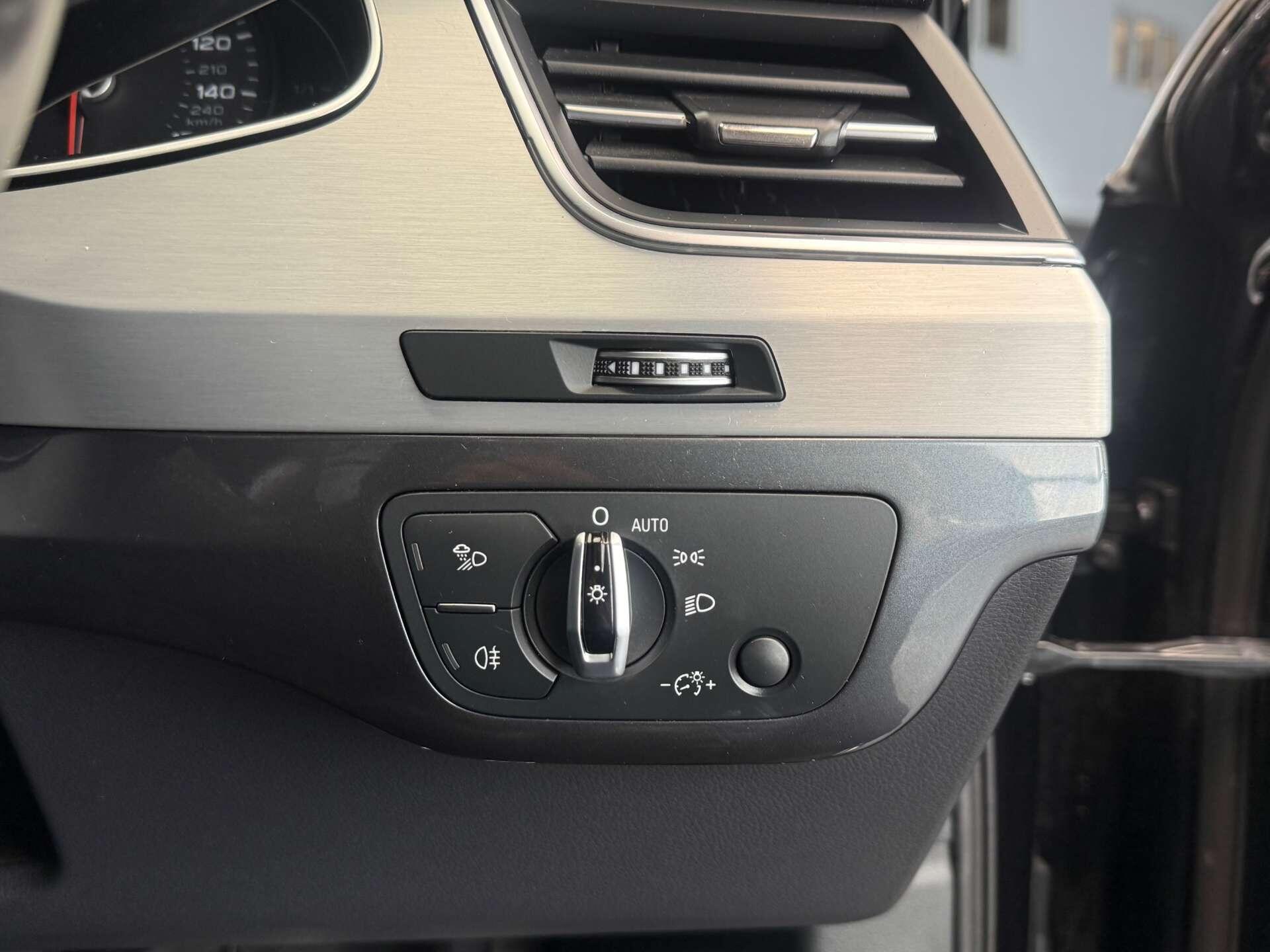 Audi Q7 view 32