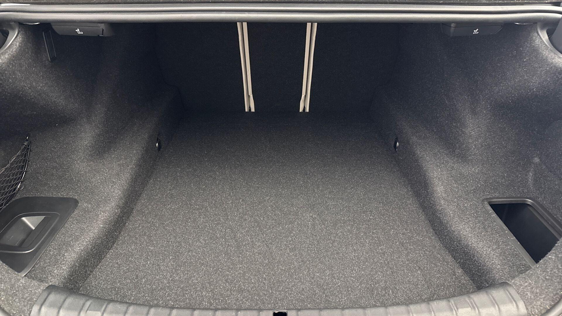 BMW 5 Series view 13