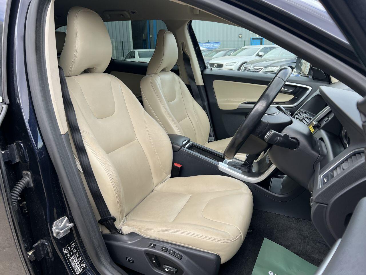 Volvo XC60 view 17