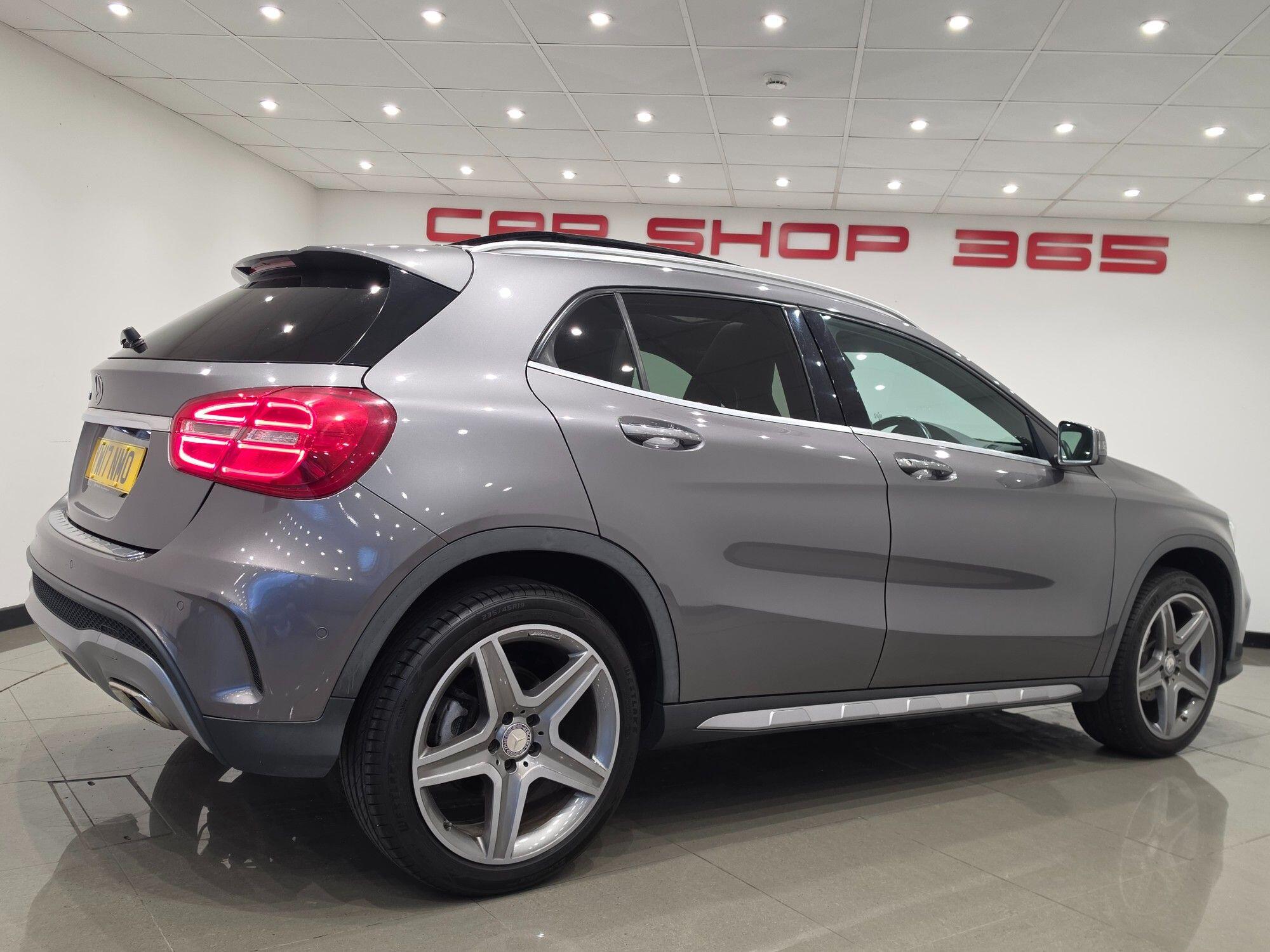 Mercedes-Benz GLA view 62