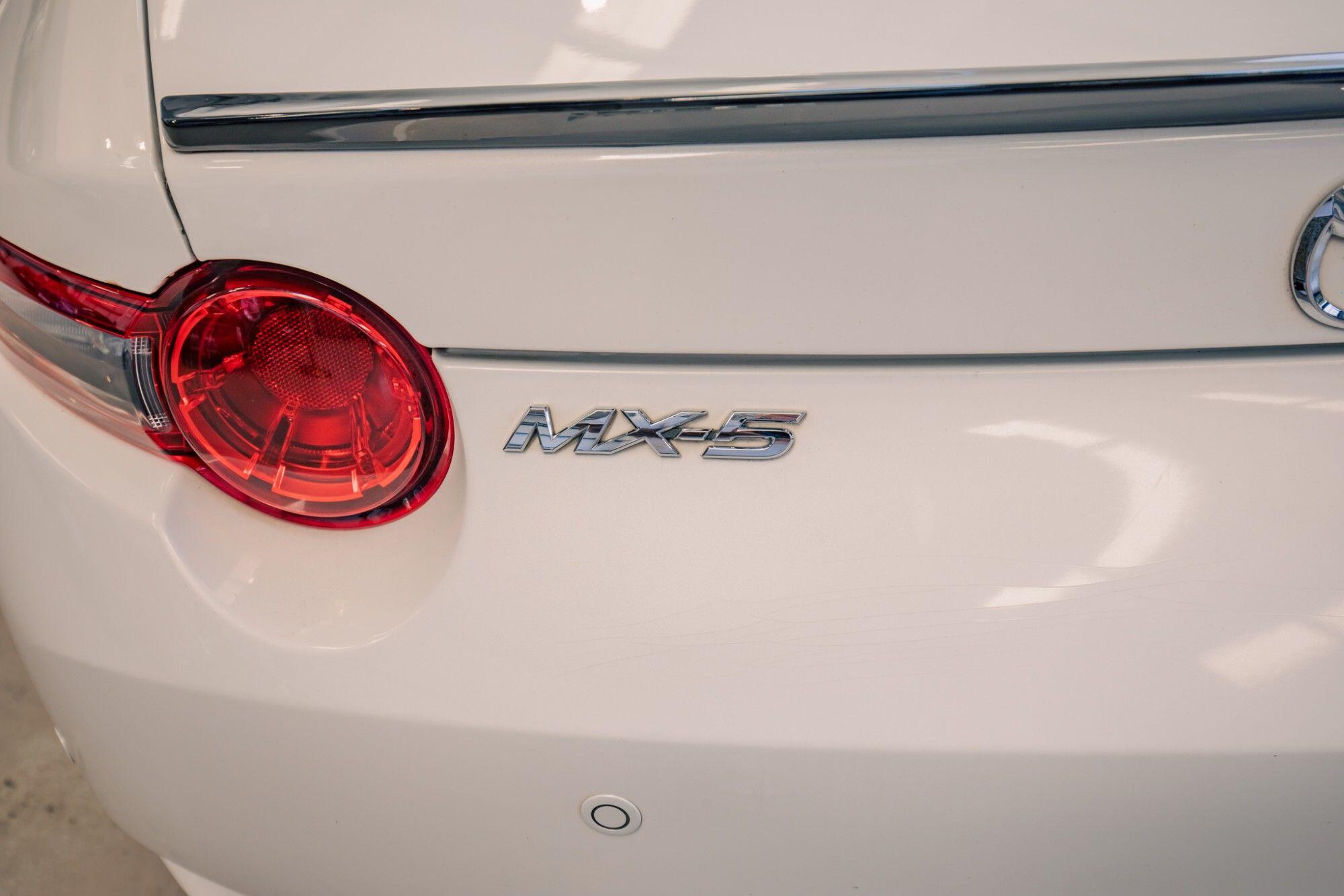 Mazda MX-5 view 6