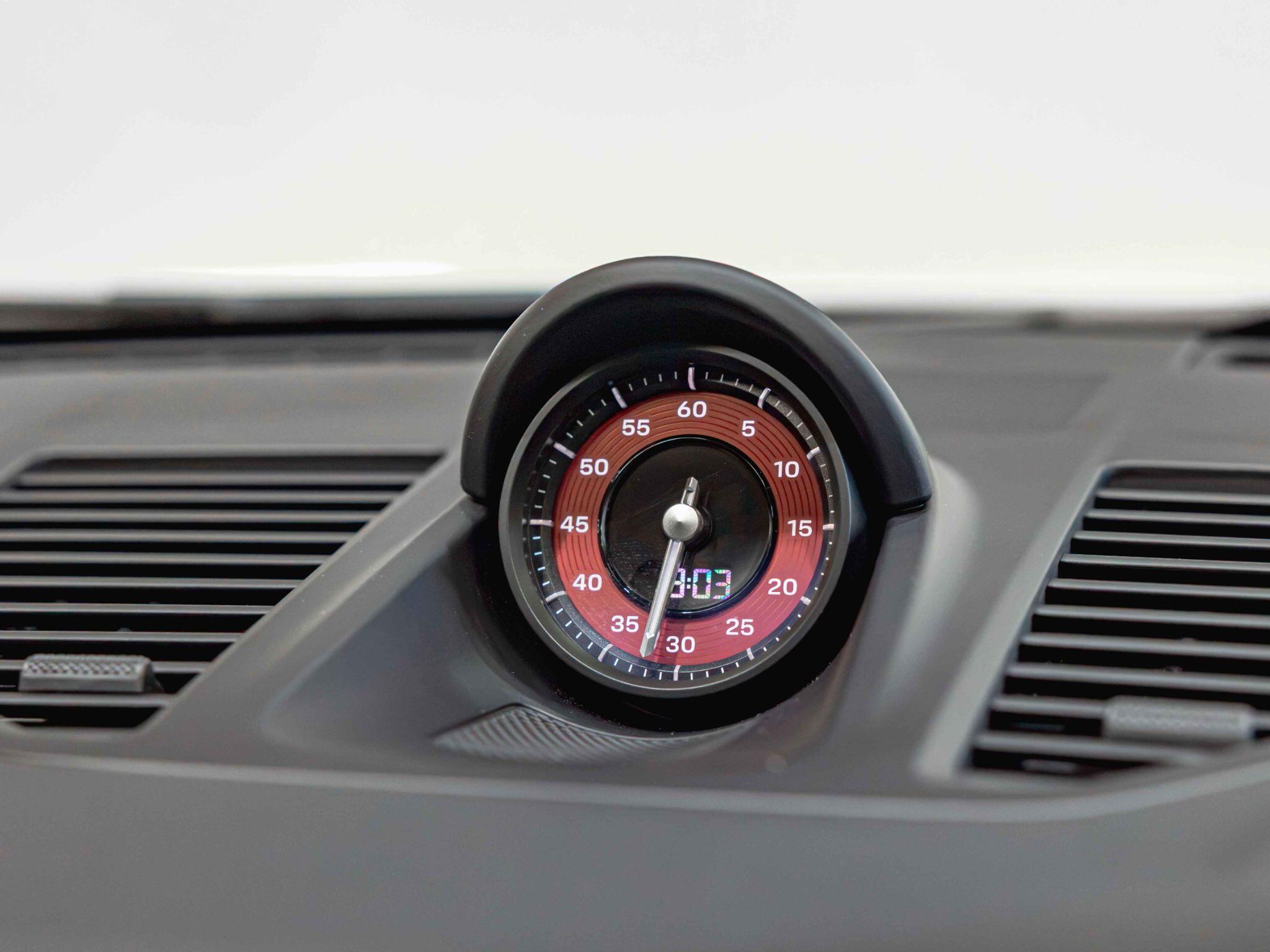 Porsche 911 view 17