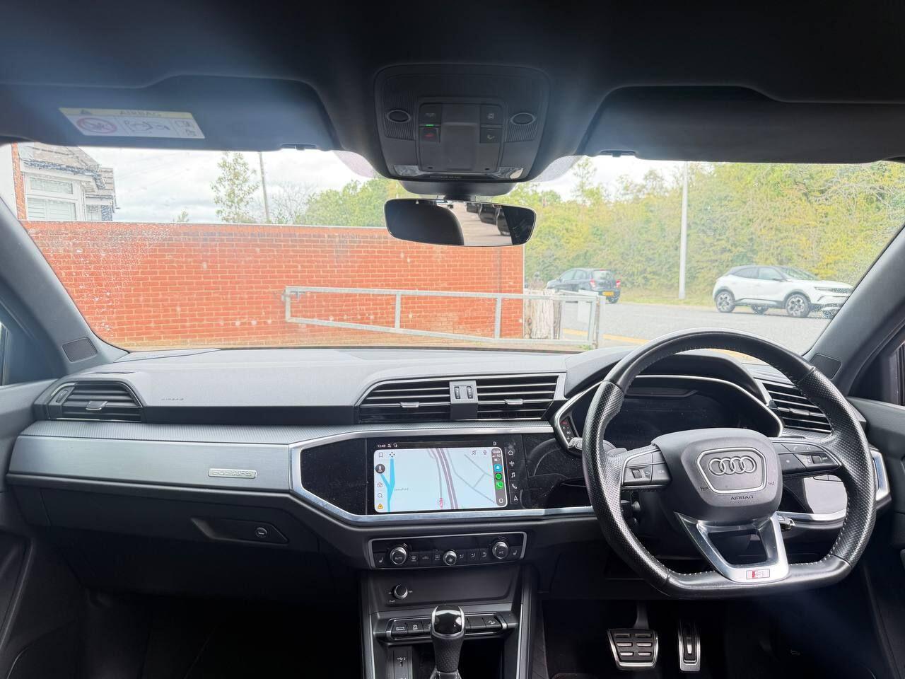Audi Q3 view 29