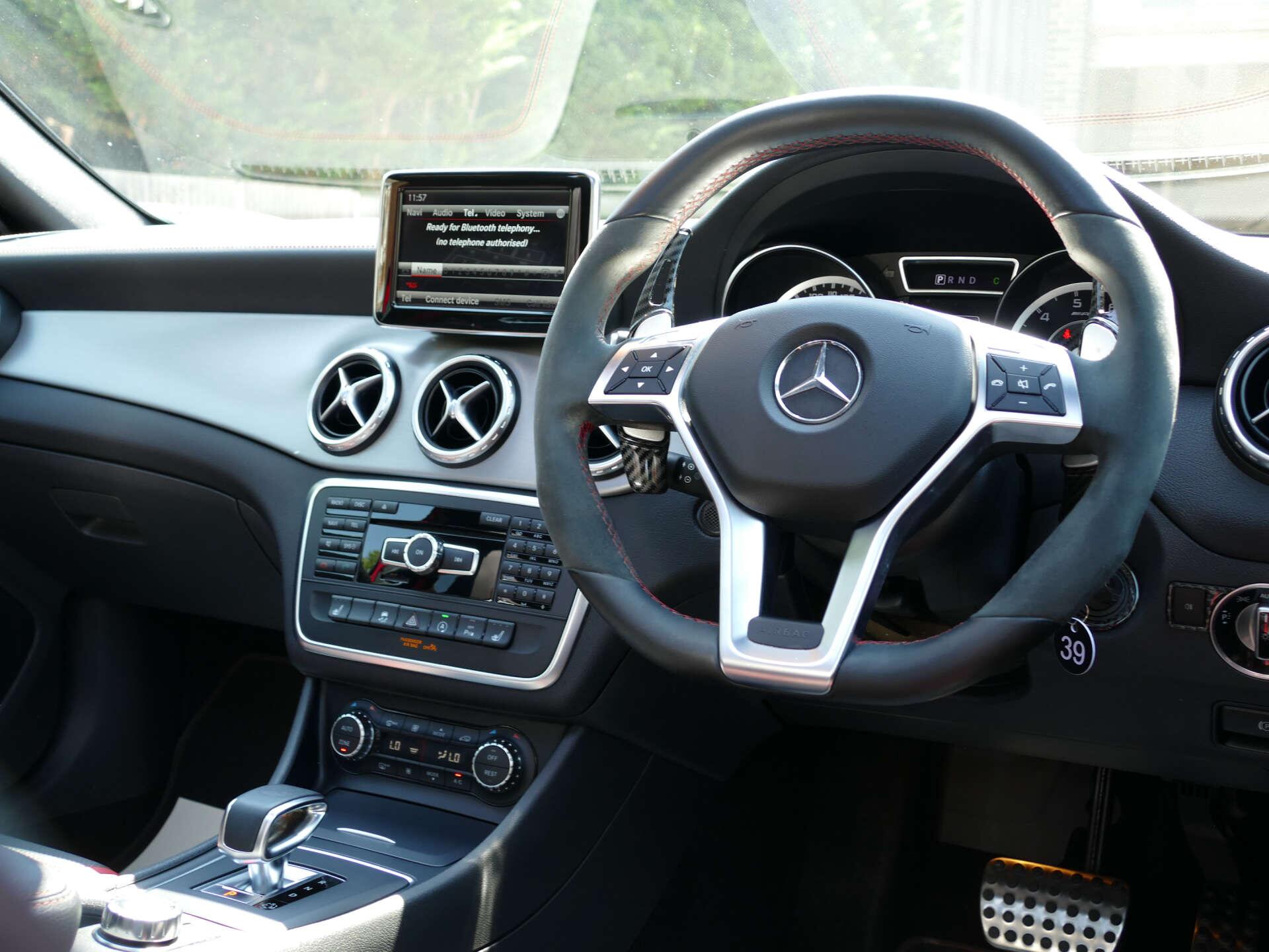 Mercedes-Benz Gla view 3