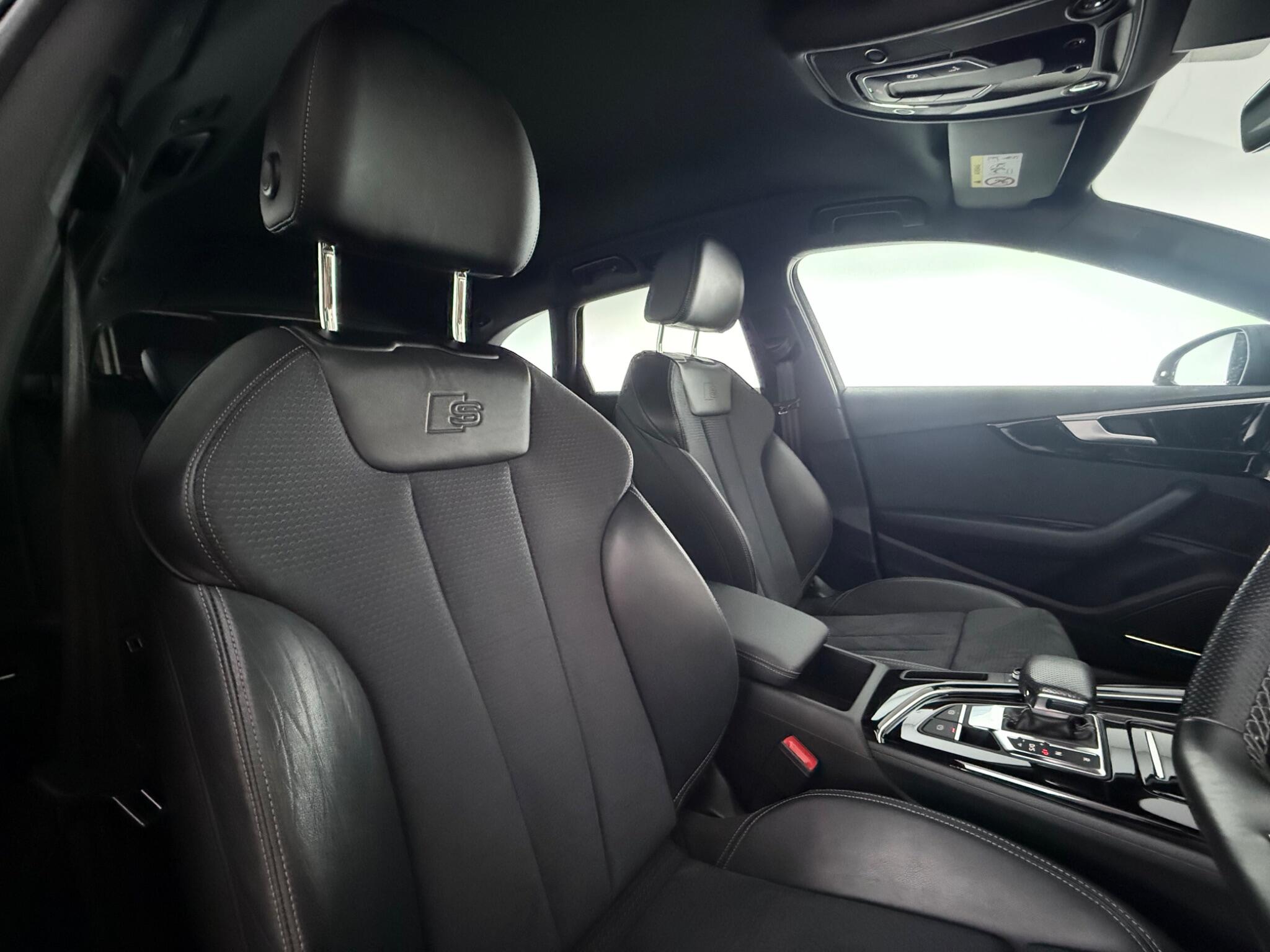 Audi A4 view 31