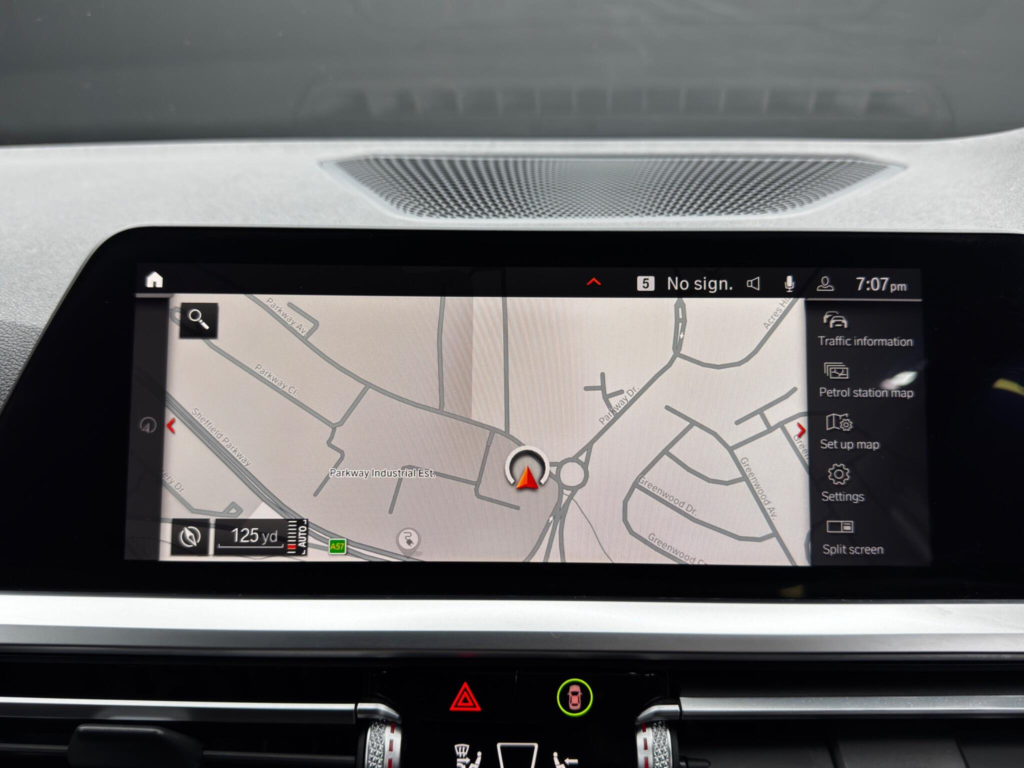 BMW 3 Series view 25