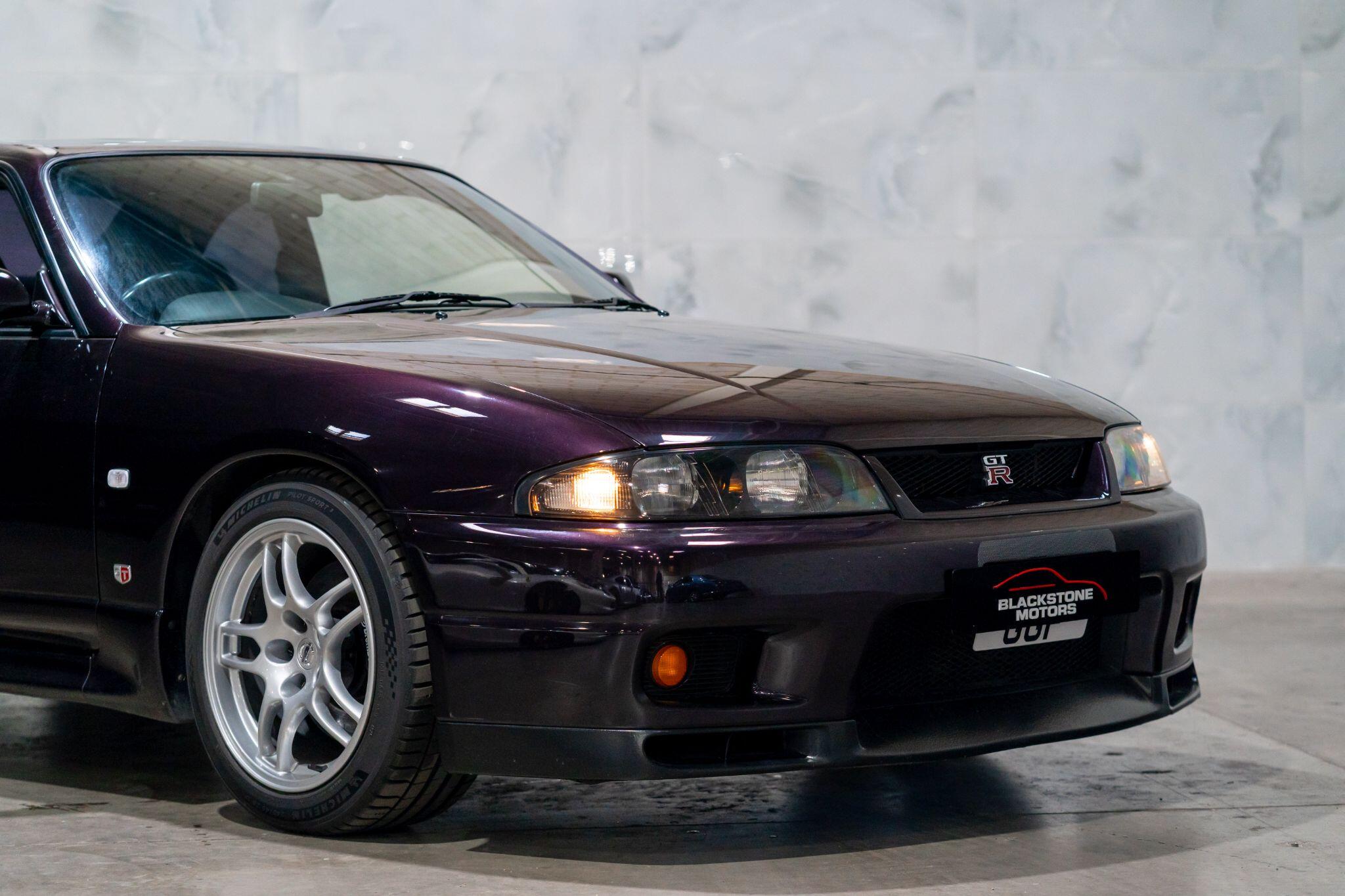 Nissan Skyline view 9