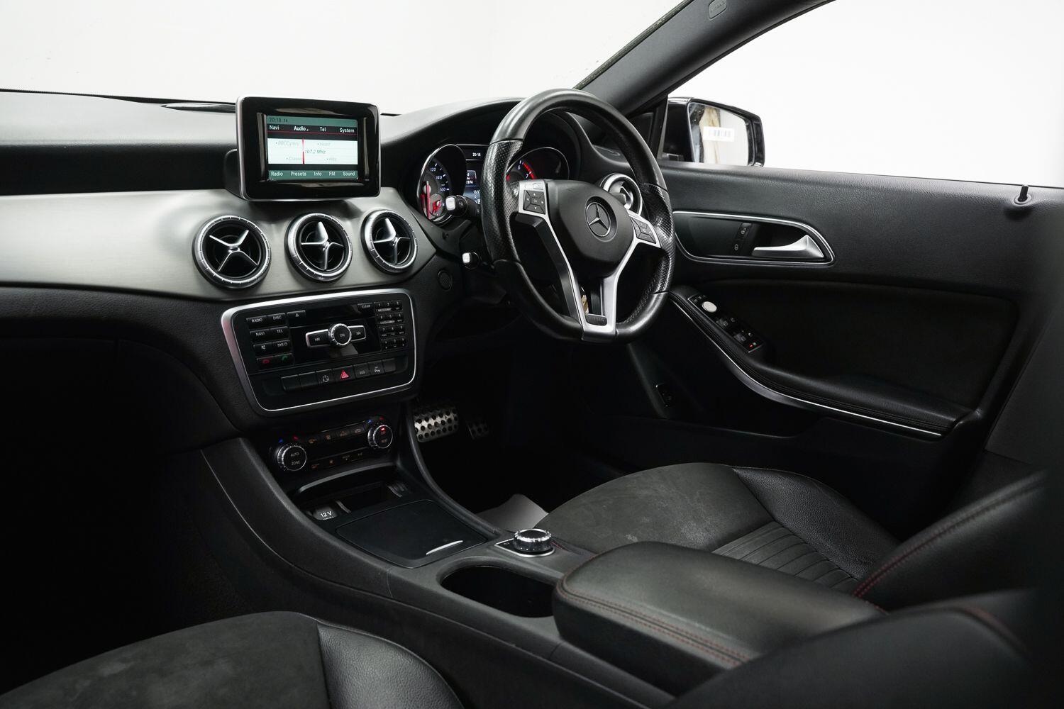 Mercedes-Benz Cla view 20