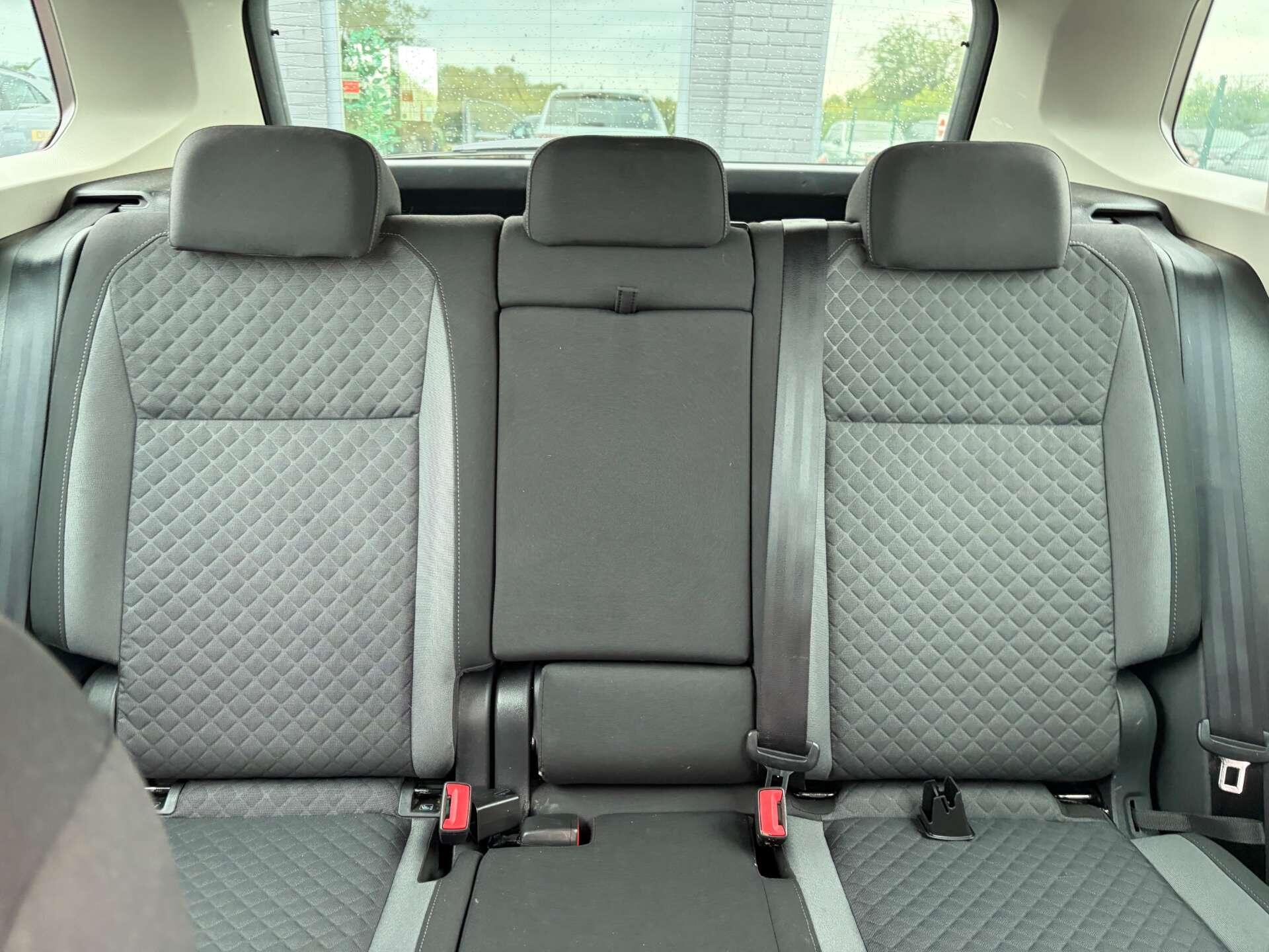 Volkswagen Tiguan view 31