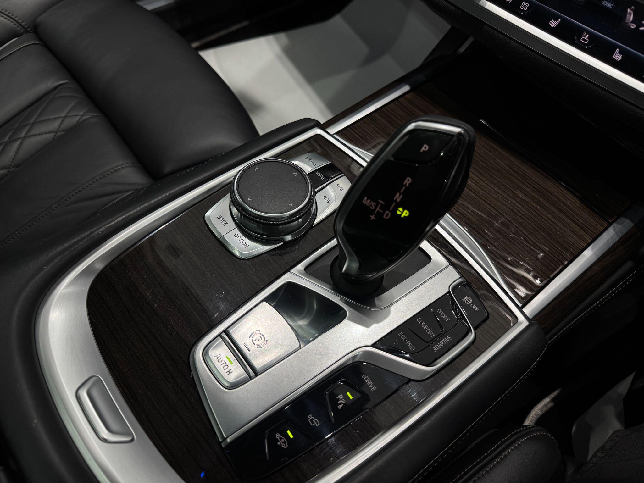 BMW 7 Series view 51