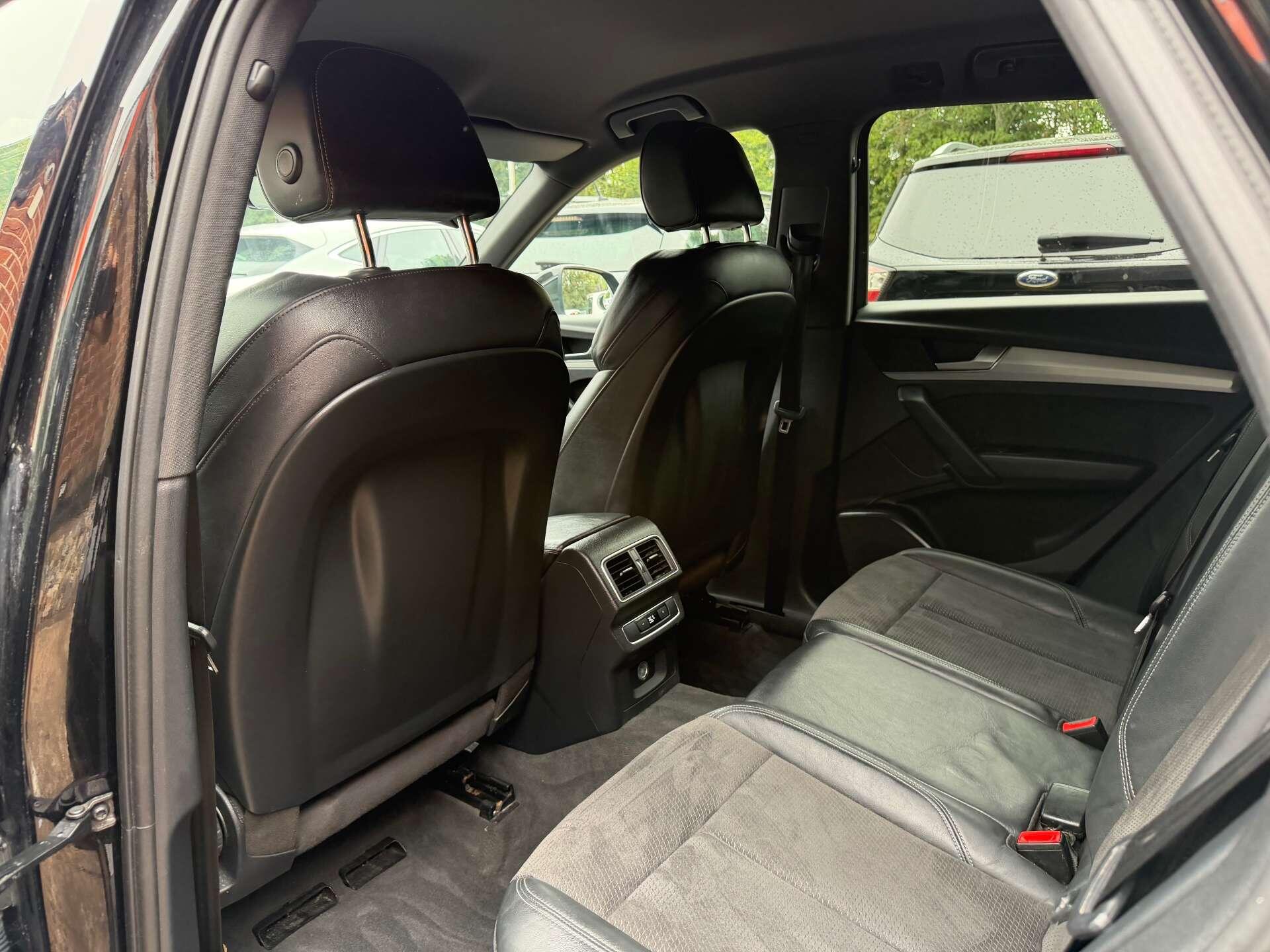 Audi Q5 view 28