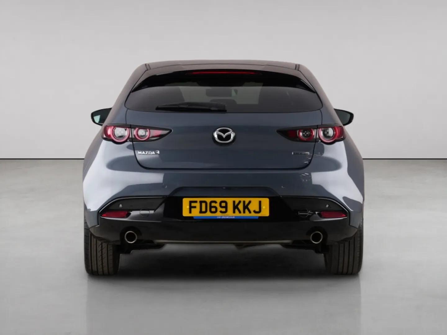 Mazda Mazda3 view 7