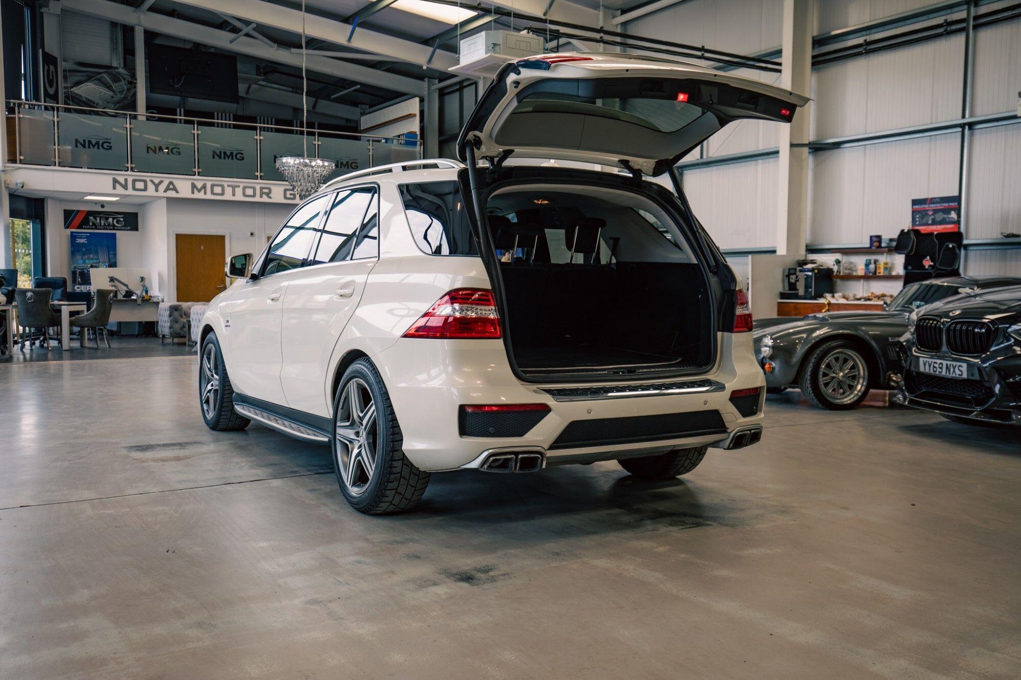 Mercedes-Benz M-Class view 35