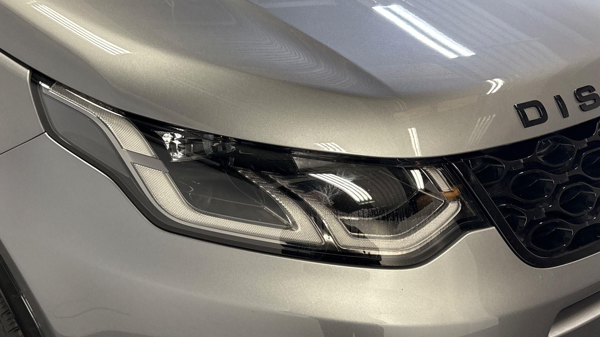 Land Rover Discovery Sport view 17