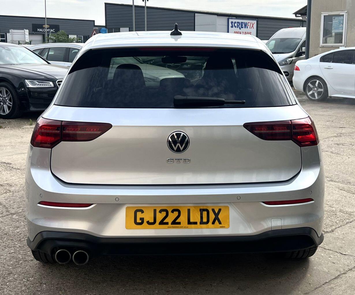 Volkswagen Golf view 6