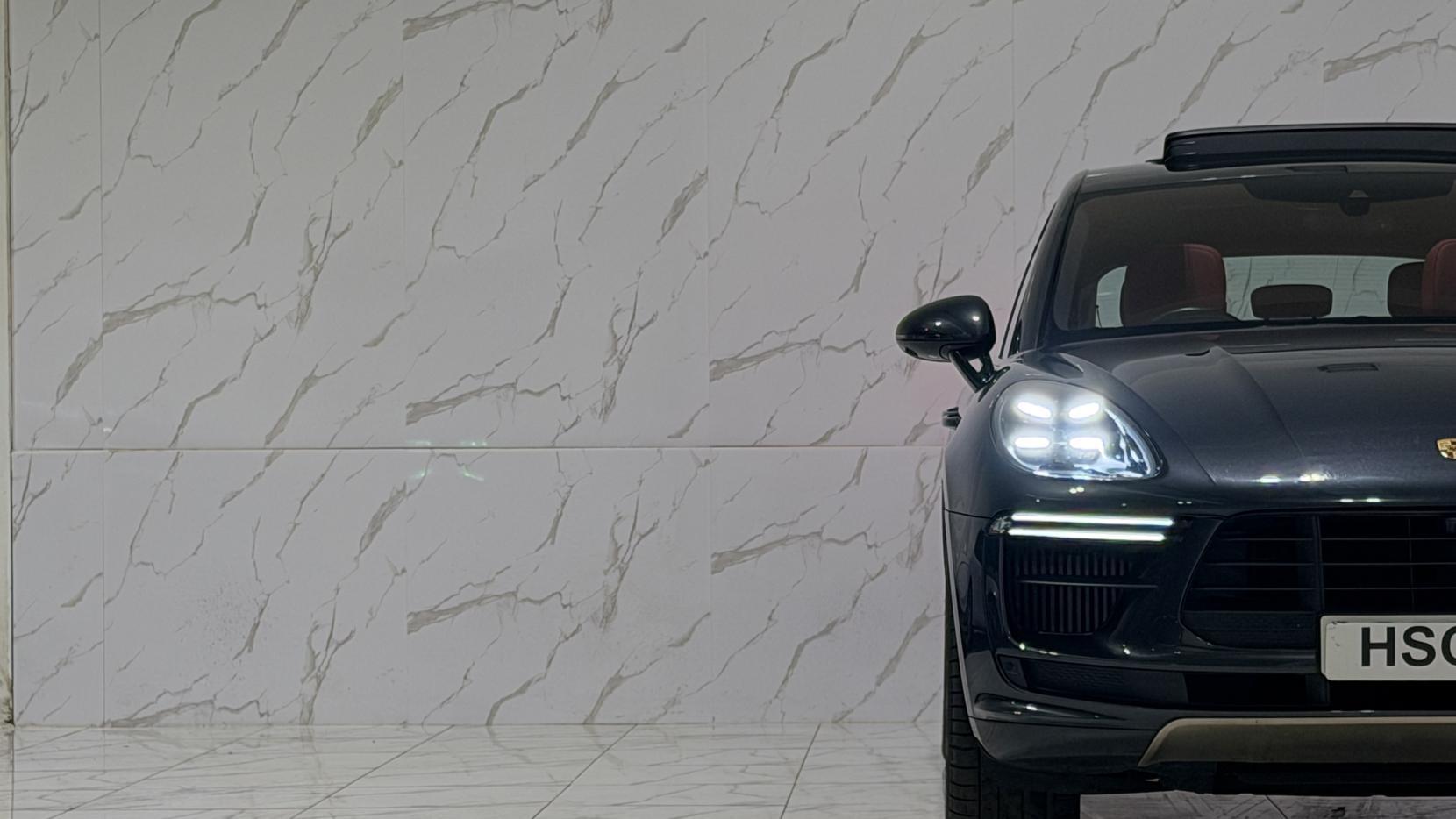Porsche Macan view 33
