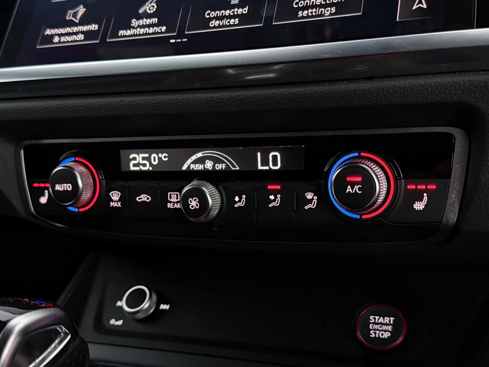 Audi RS Q3 view 32