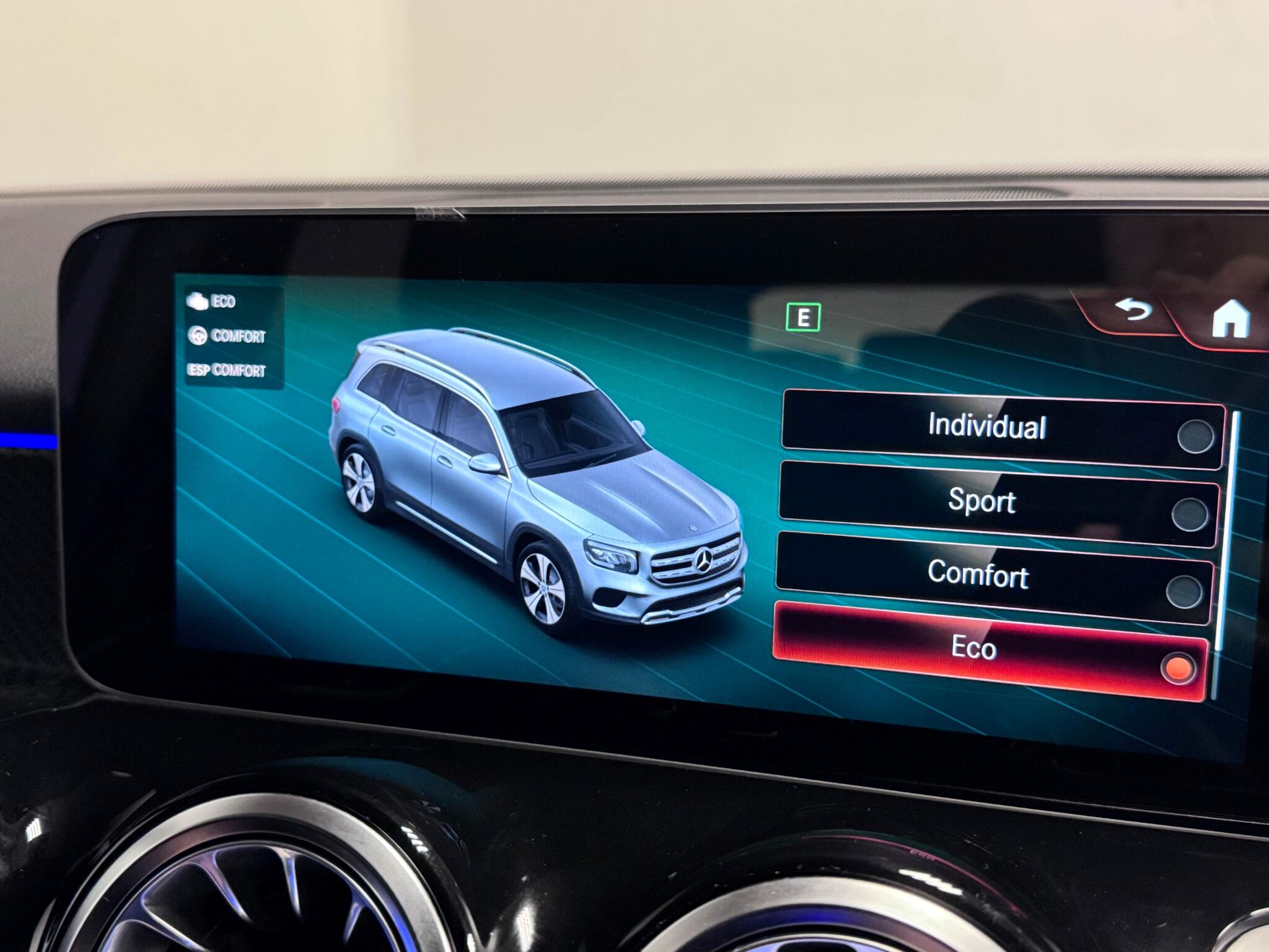 Mercedes-Benz GLB view 51